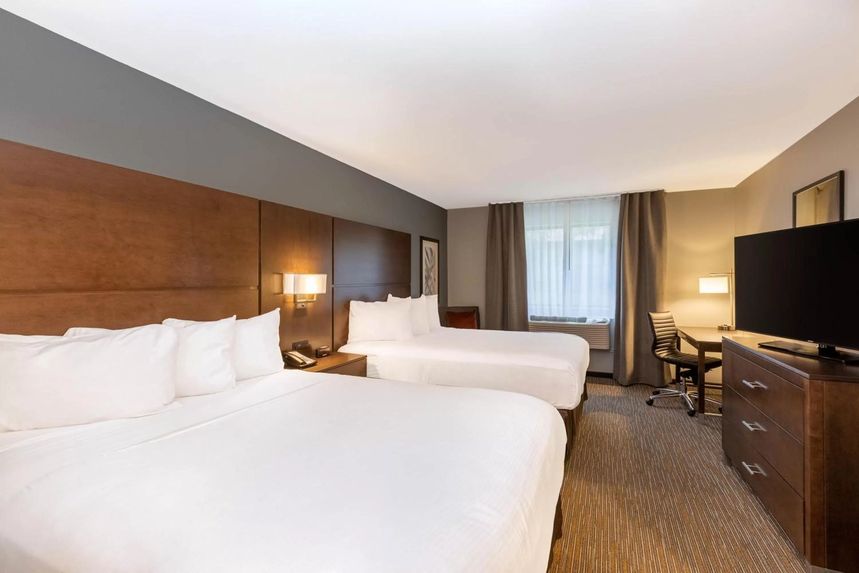 Bedroom, Bed in Wingate by Wyndham Wisconsin Dells Waterpark