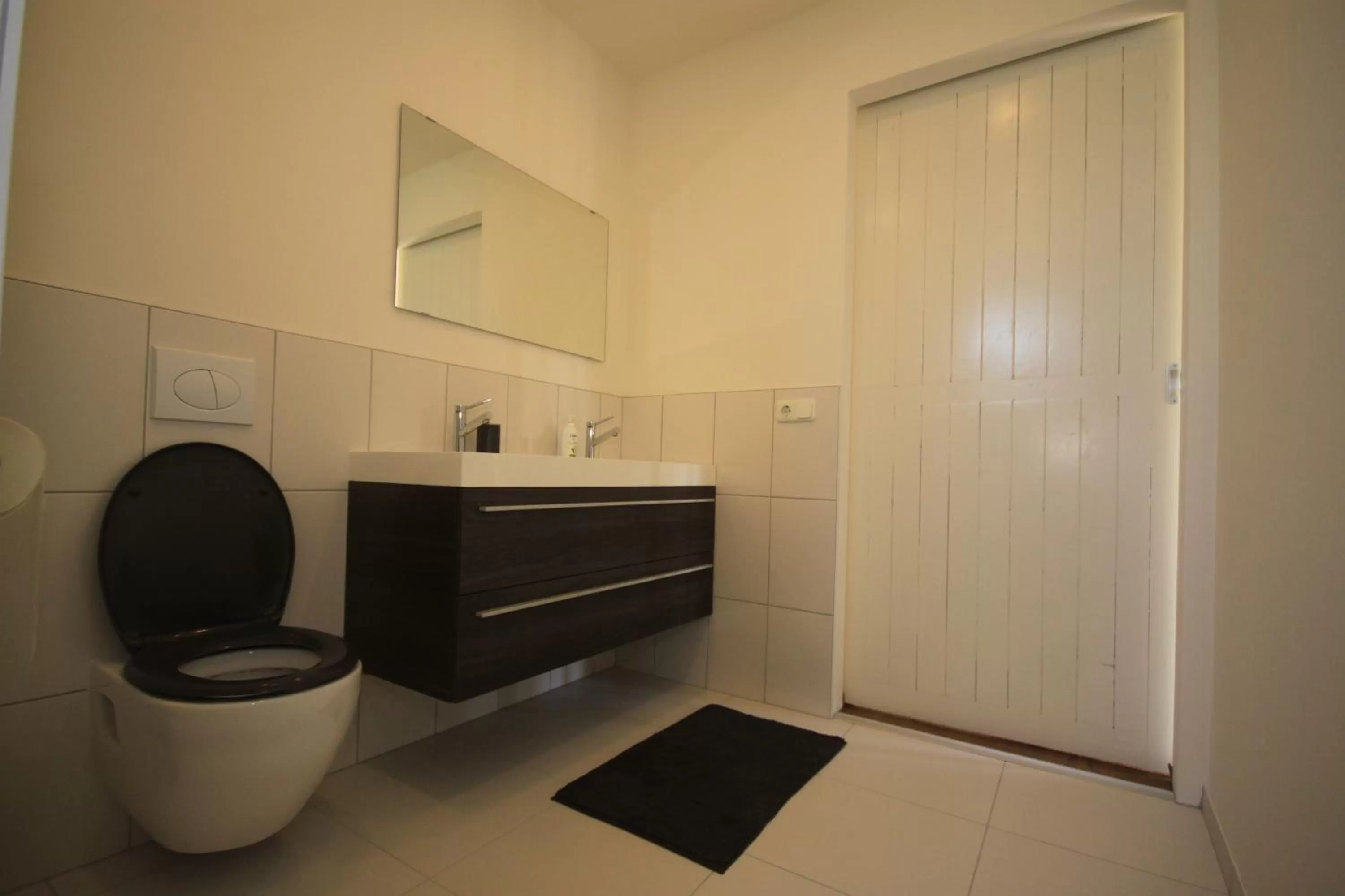 Toilet in B&B Beach&Bos