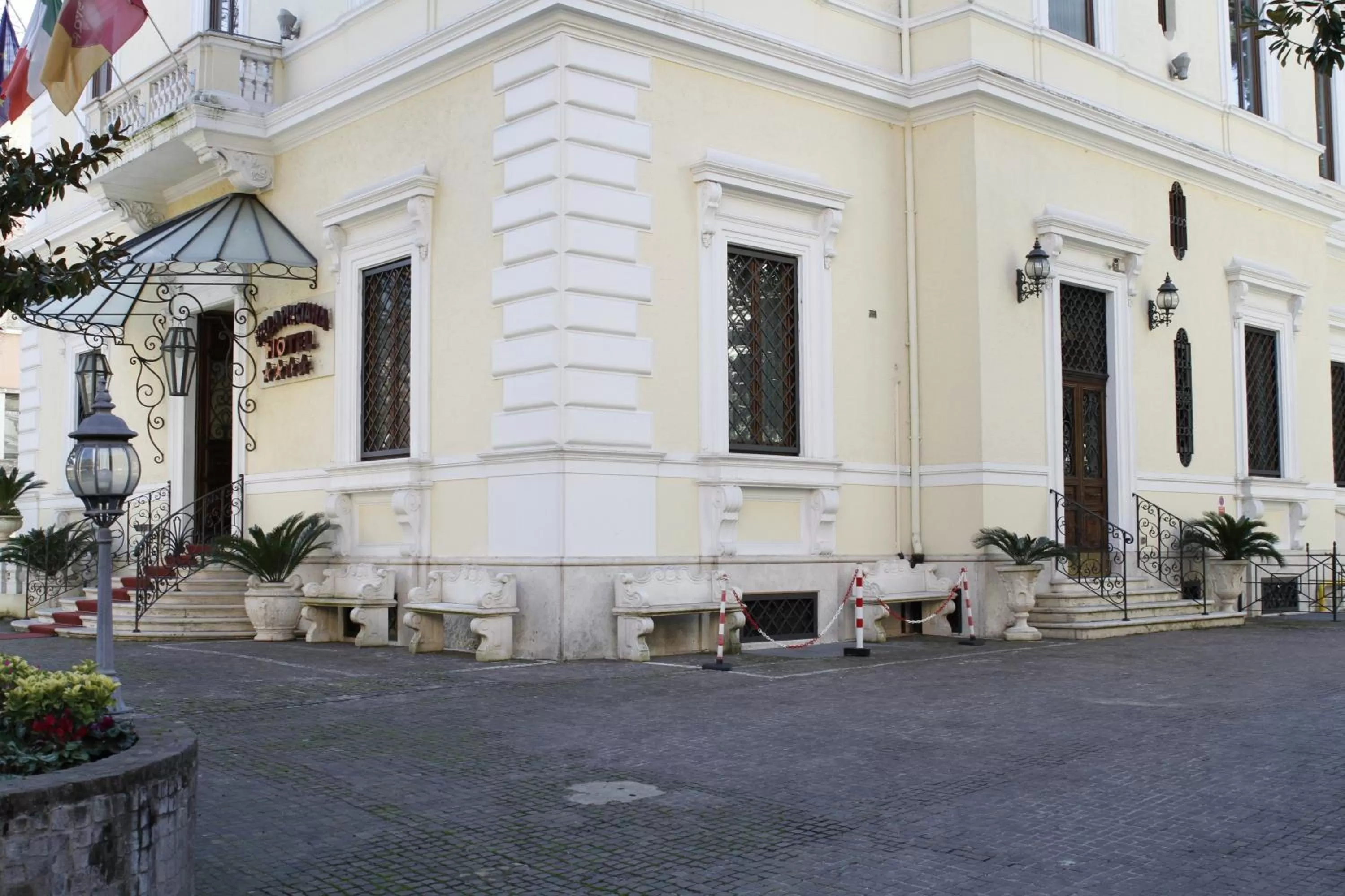 Facade/entrance in Hotel Villa Pinciana