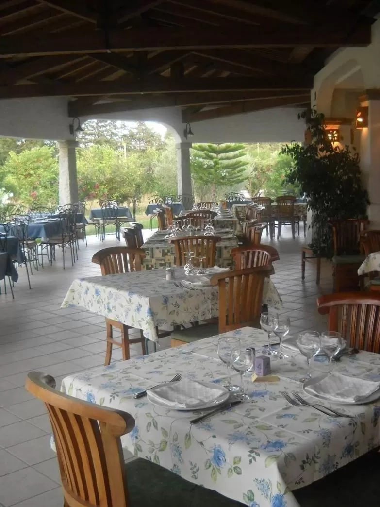 Restaurant/places to eat in Hotel Domu Incantada