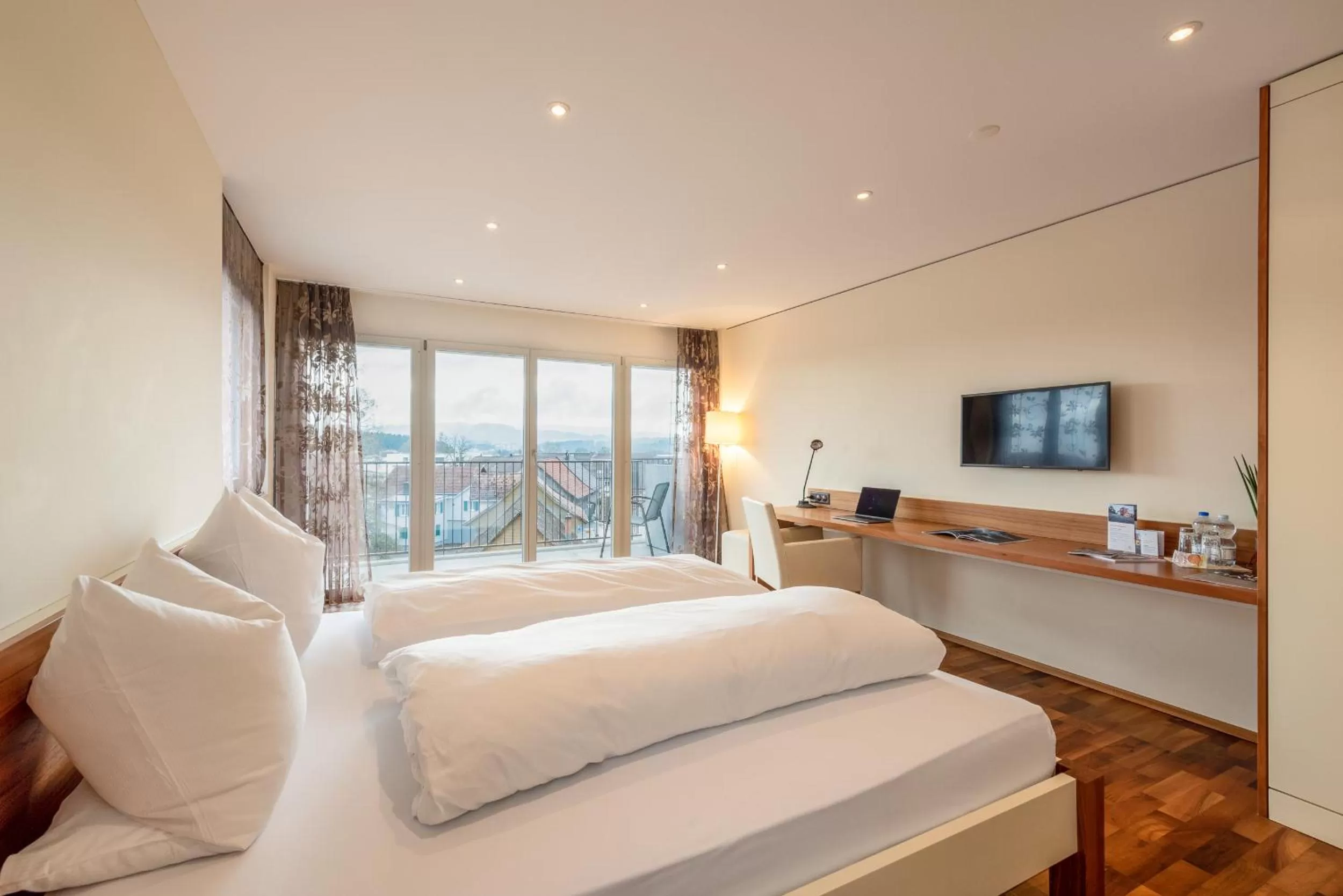 Bed in Hotel Rössli