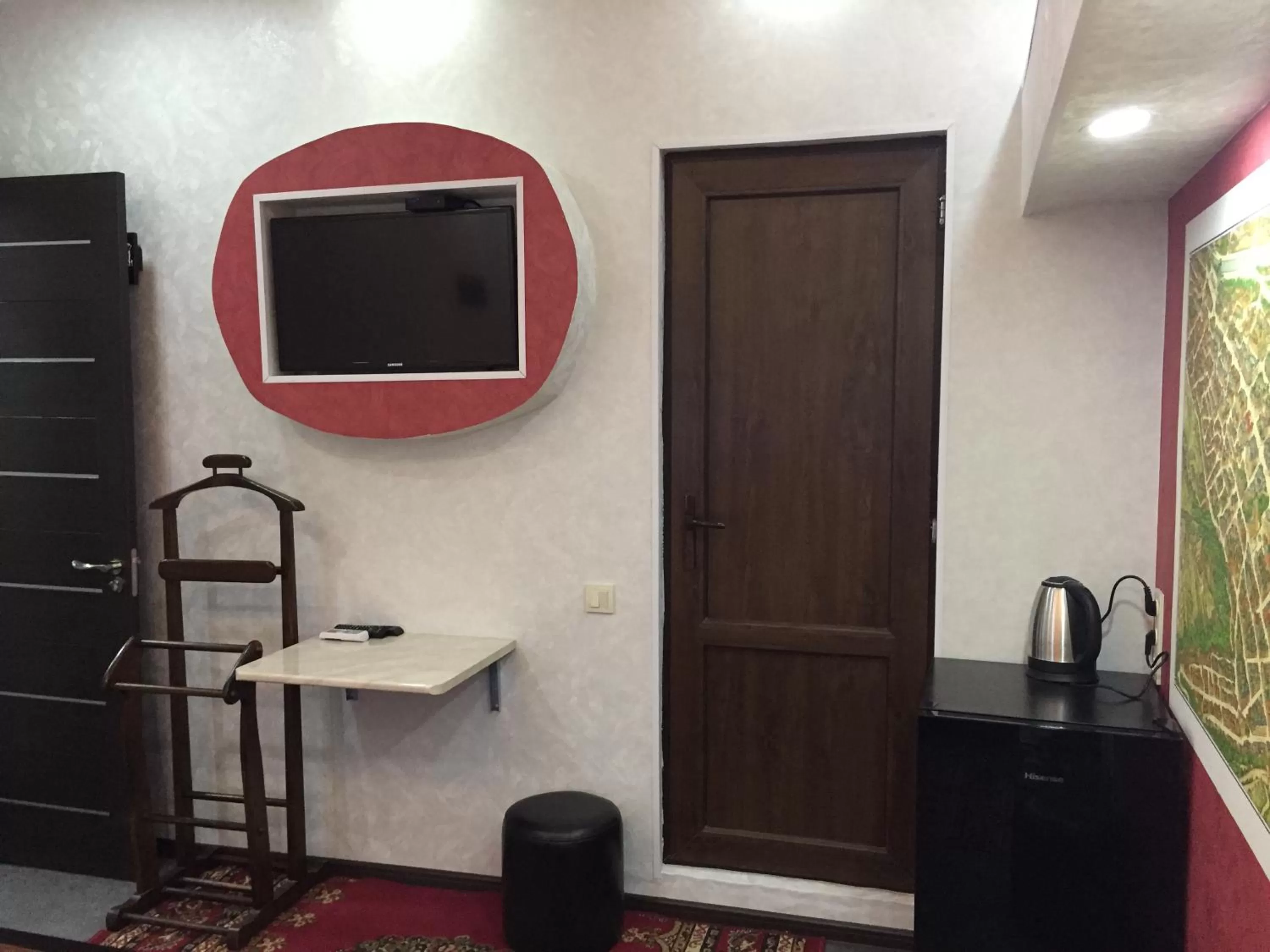 Bedroom, TV/Entertainment Center in Hotel Formula-1