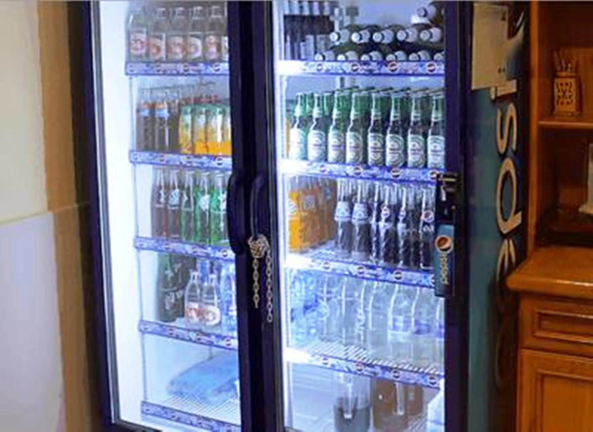 On-site shops in Cozy Villa