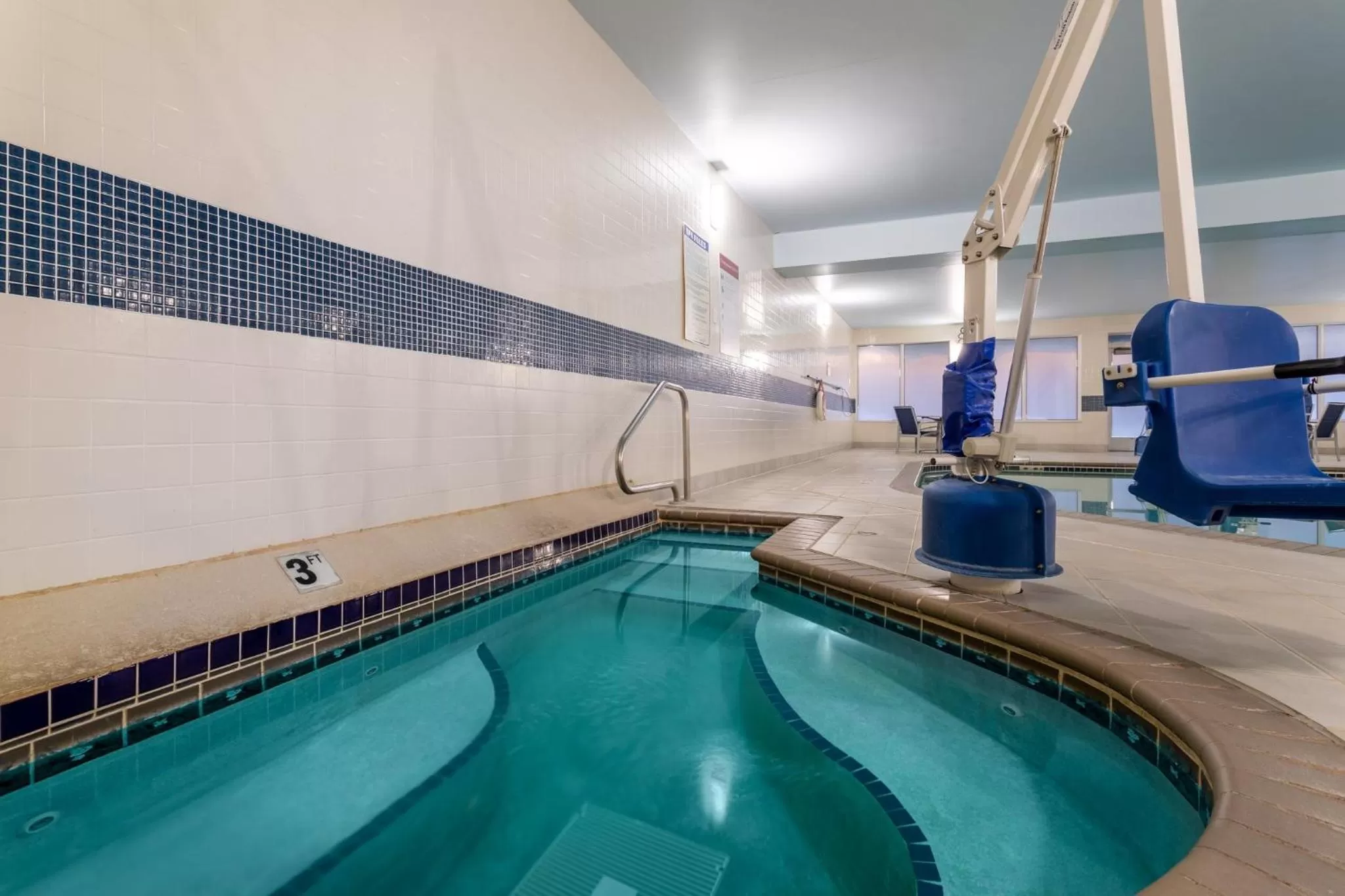 Swimming pool in Holiday Inn Express Hotel & Suites-St. Paul by IHG