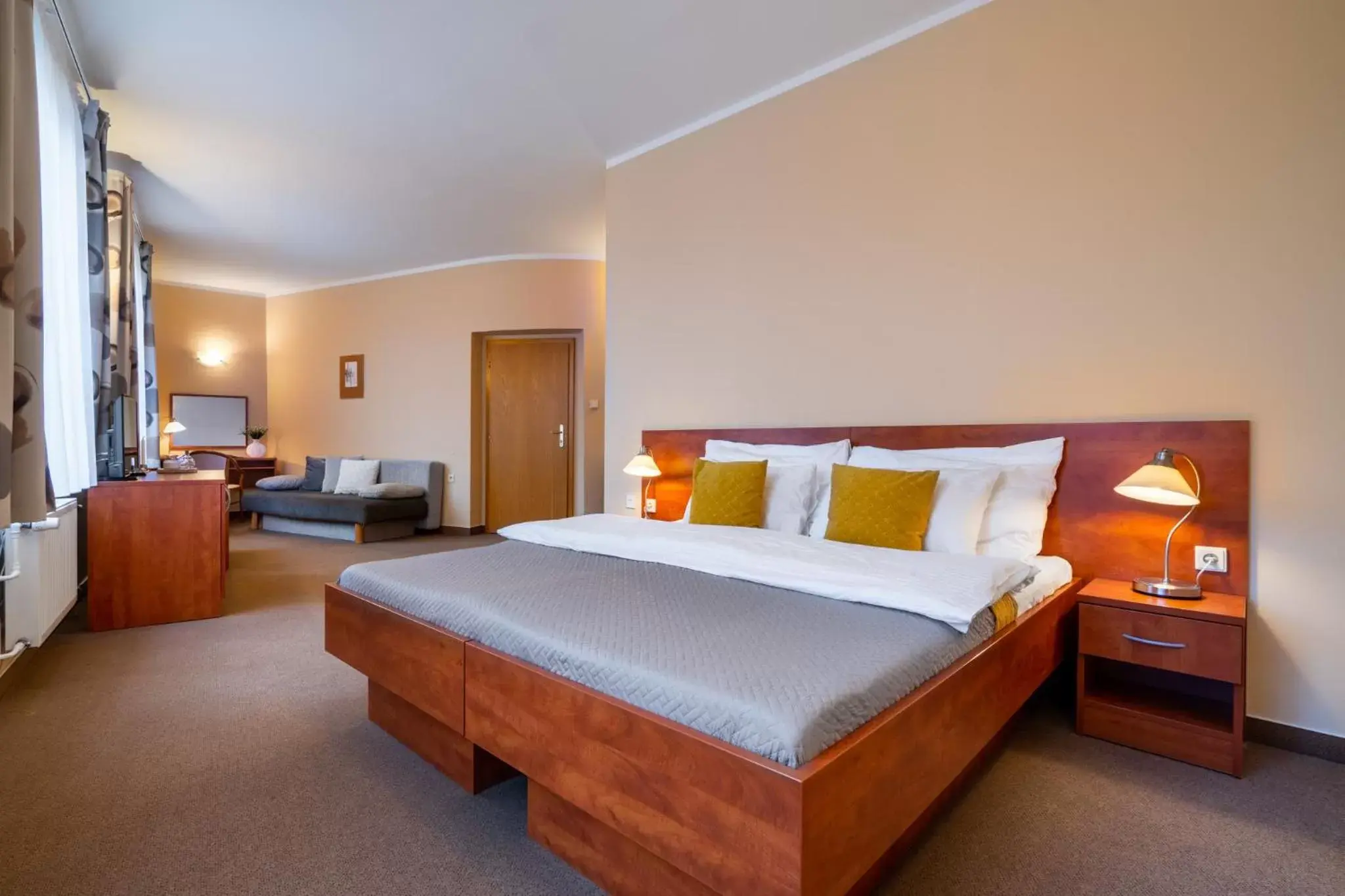 Double or Twin Room with Extra Bed in Hotel U Vlašského Dvora Double or Twin Room with Extra Bed in Hotel U Vlašského Dvora