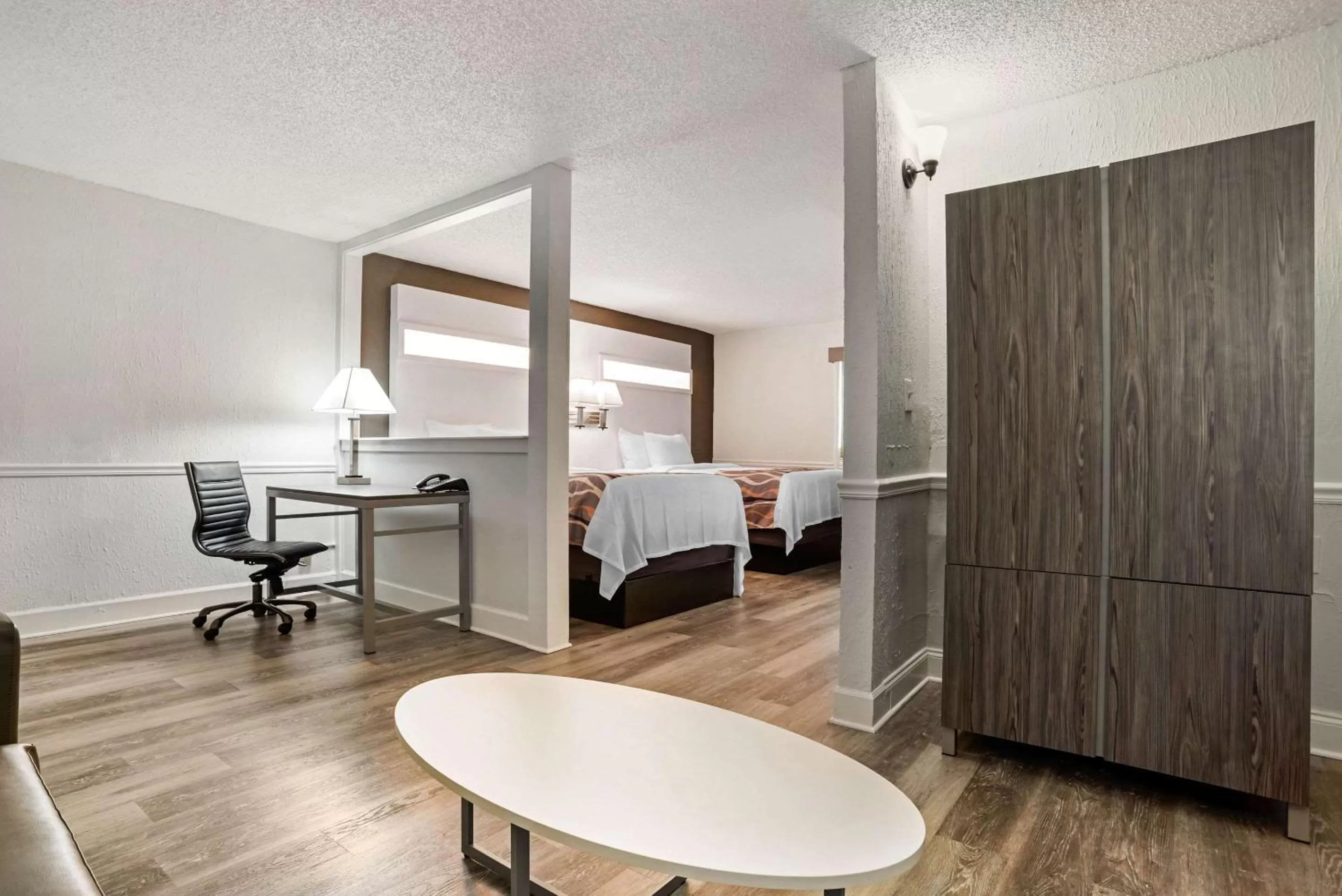 Photo of the whole room, Bed in Baymont by Wyndham Montgomery AL