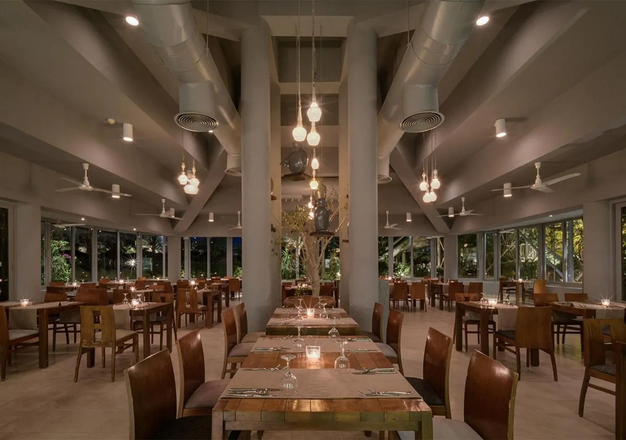 Restaurant/places to eat in Sindbad Club