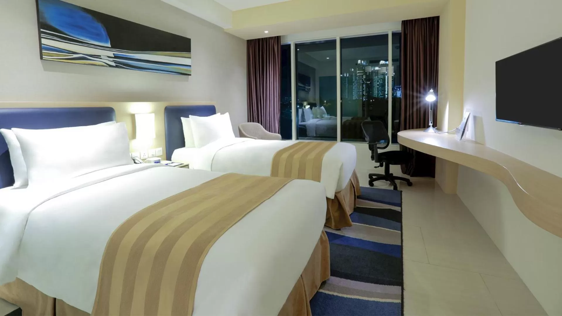Bedroom, Bed in Holiday Inn Express Jakarta International Expo by IHG