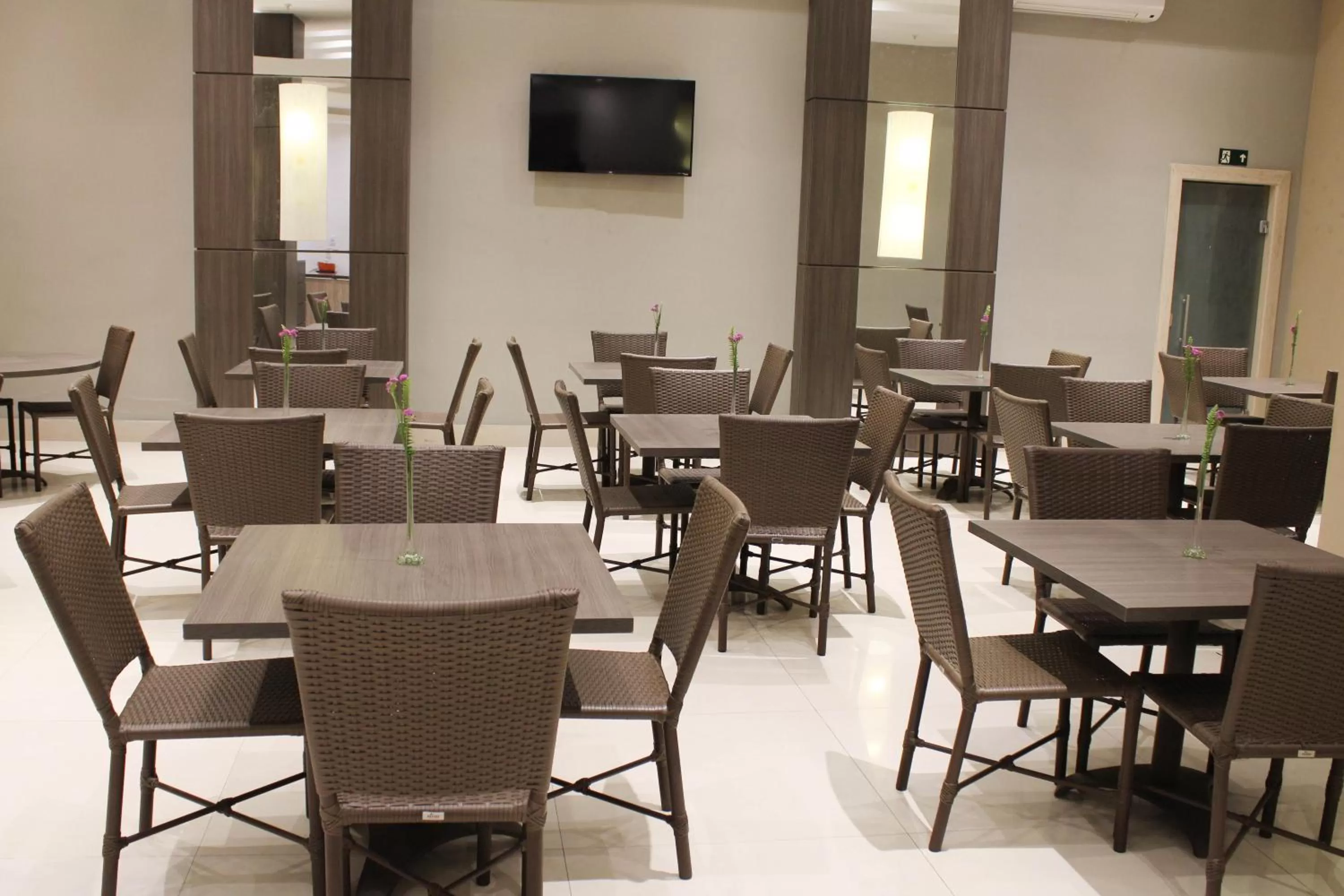 Restaurant/places to eat in Samba Tres Rios