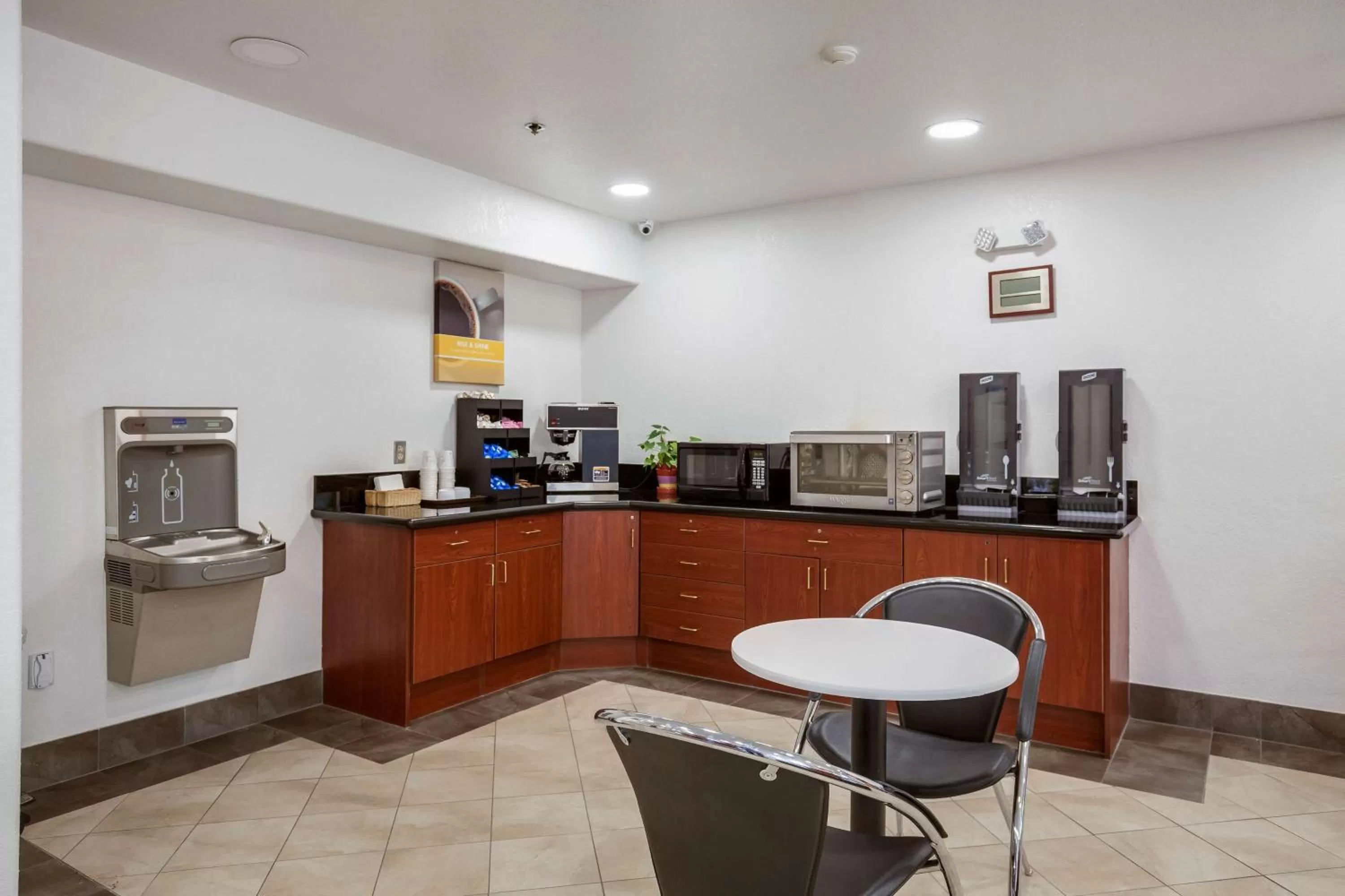 Coffee/tea facilities in Motel 6-Dixon, CA