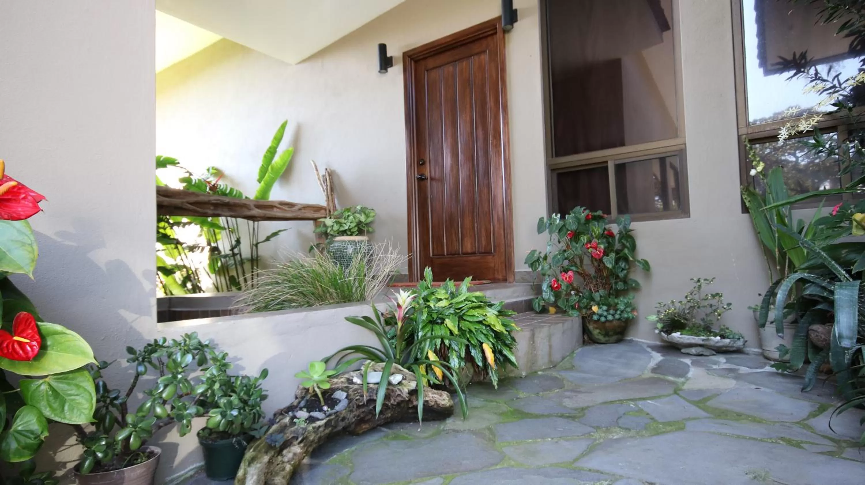 Facade/entrance in The Guest Suites at Manana Madera