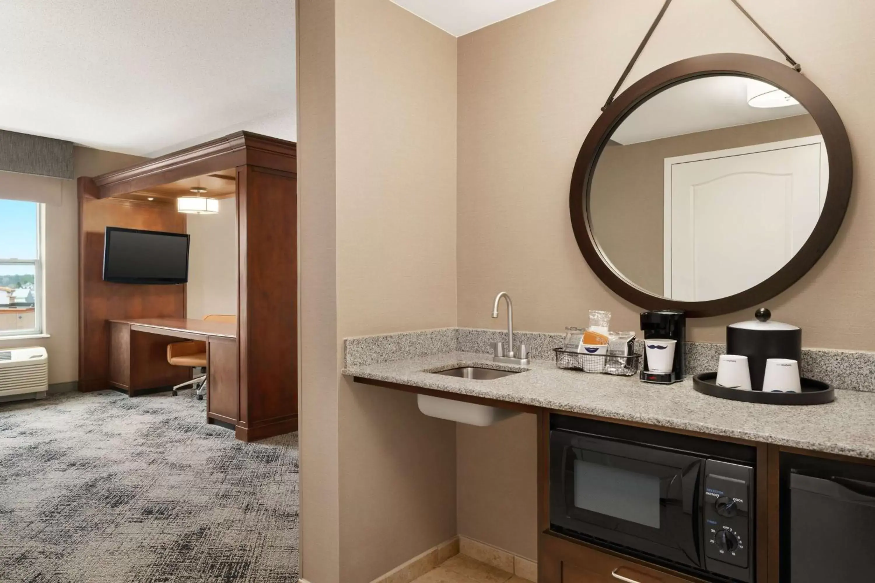 King Studio Suite – Hearing Accessible in Hampton Inn & Suites Exeter King Studio Suite – Hearing Accessible in Hampton Inn & Suites Exeter