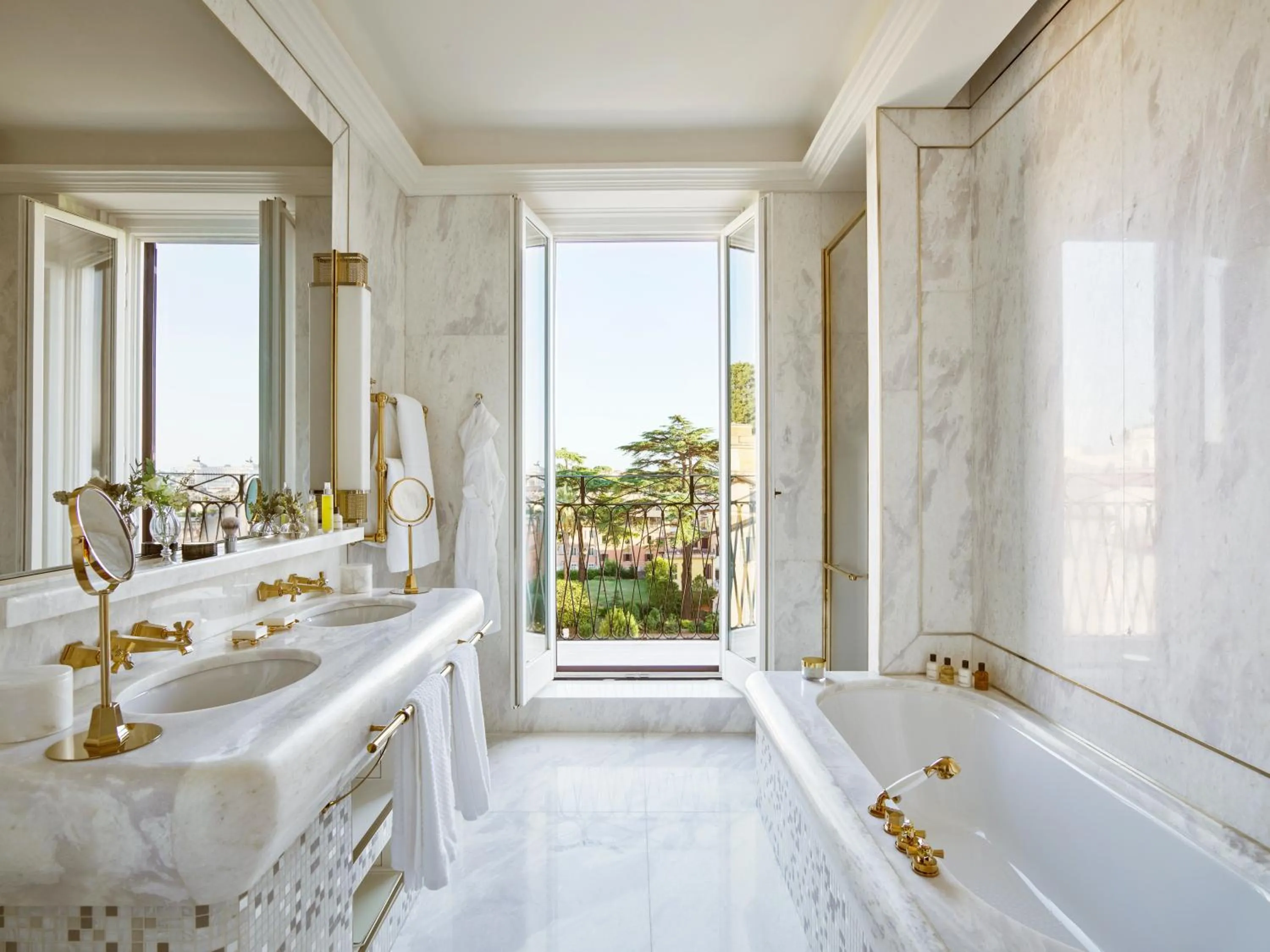 Bathroom in Hotel Eden - Dorchester Collection