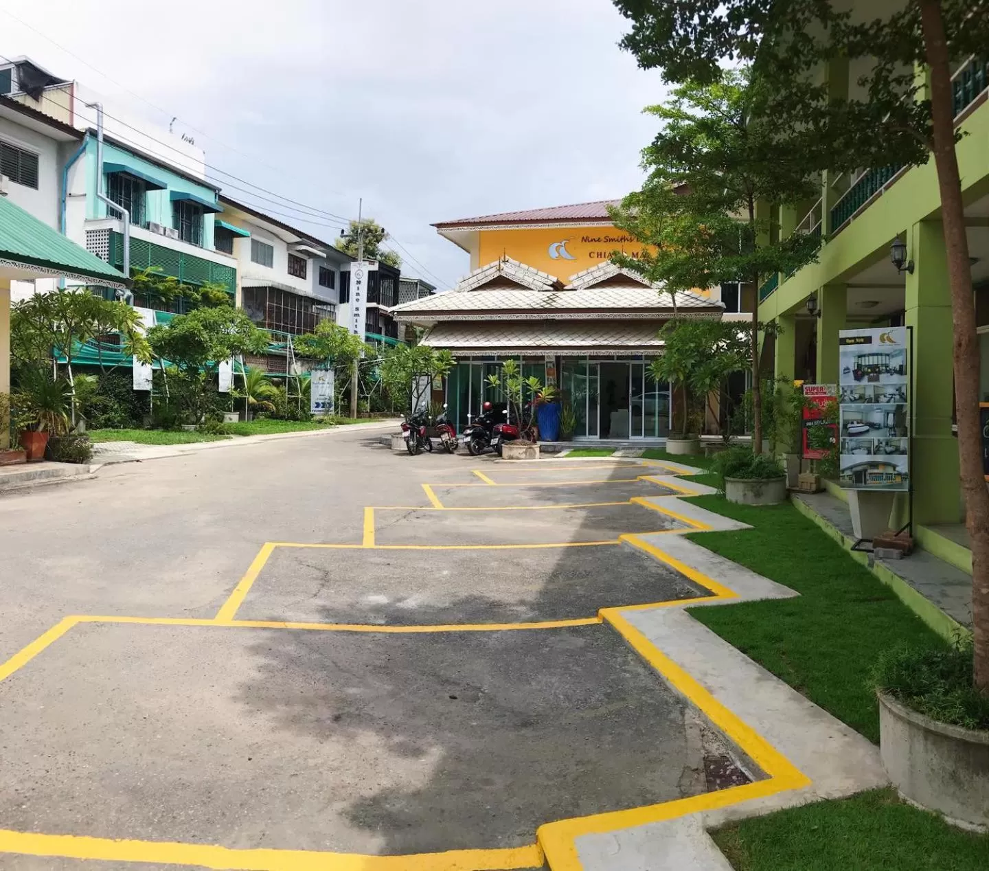 Parking in Nine Smiths Hotels Chiangmai