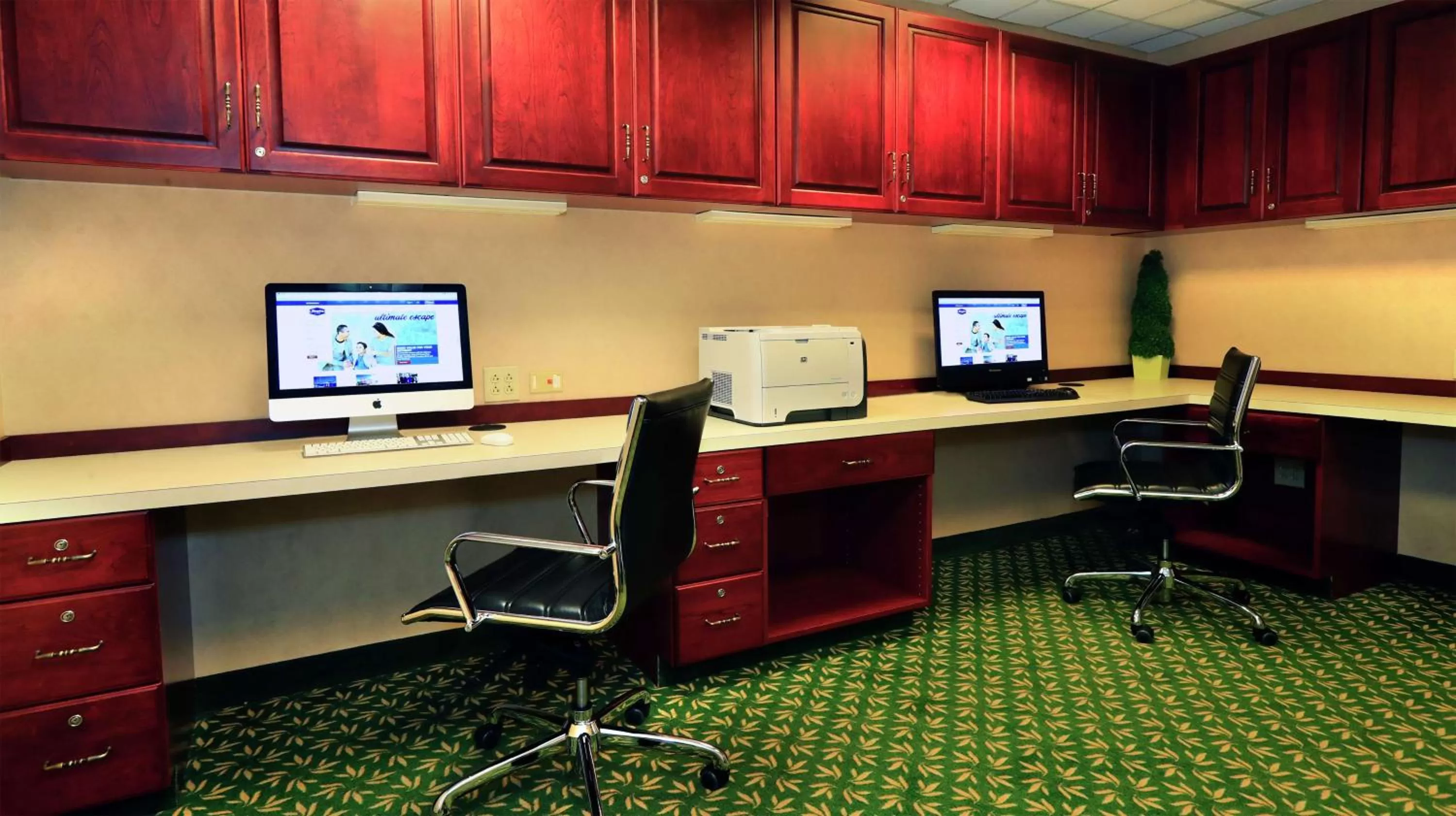 Business facilities in Hampton Inn and Suites of Lamar