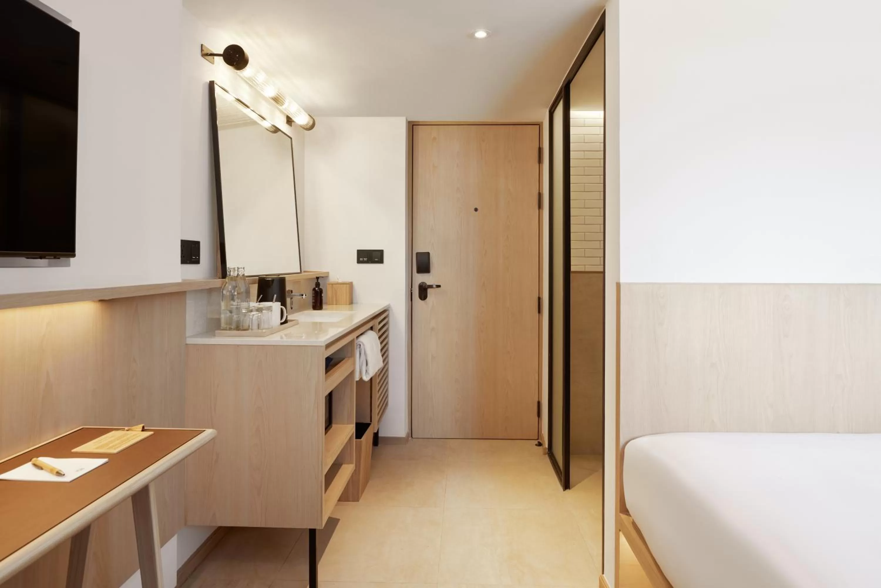 Toilet, Bed in ASAI Bangkok Sathorn