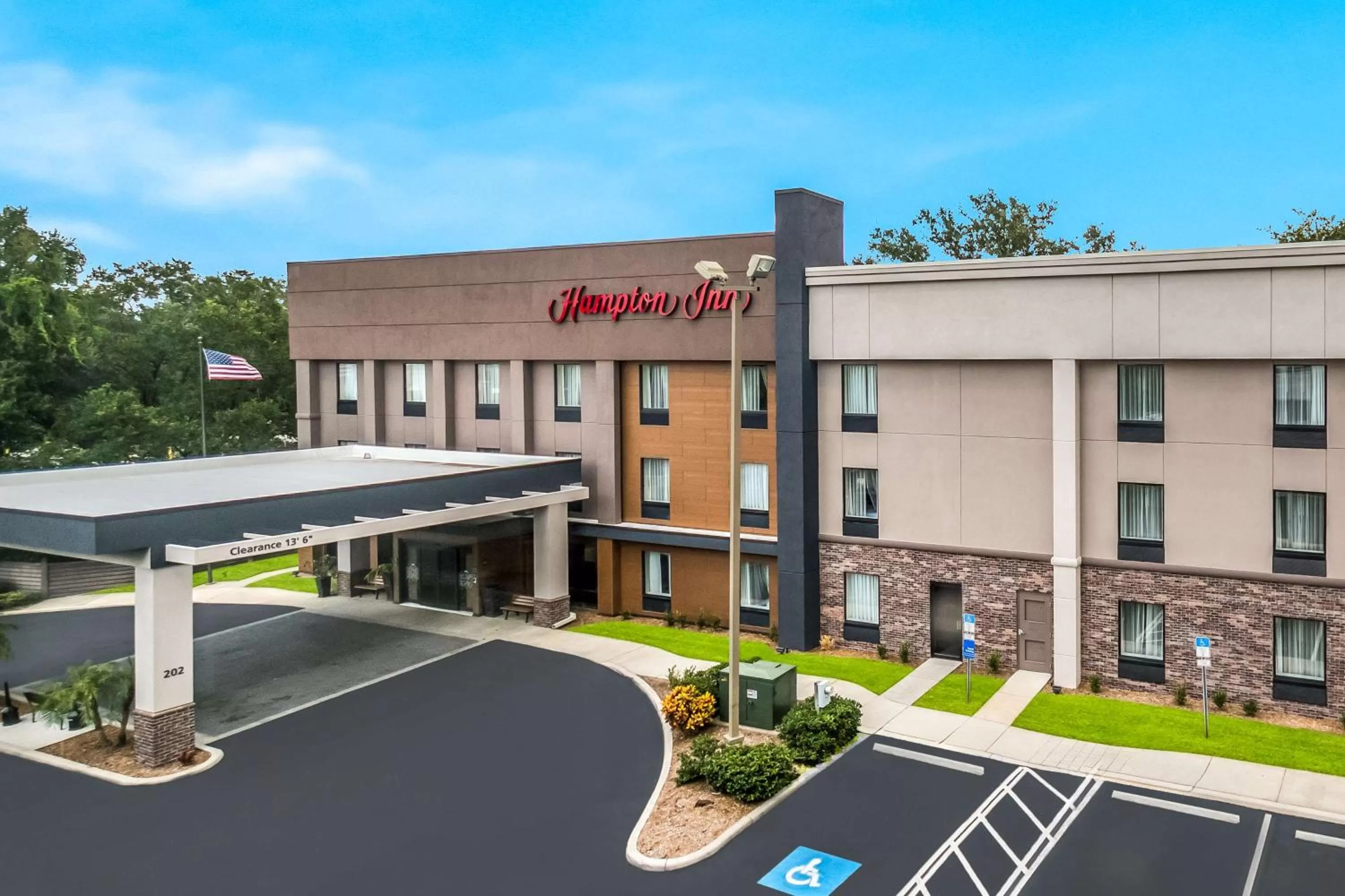 Property building in Hampton Inn Winter Haven