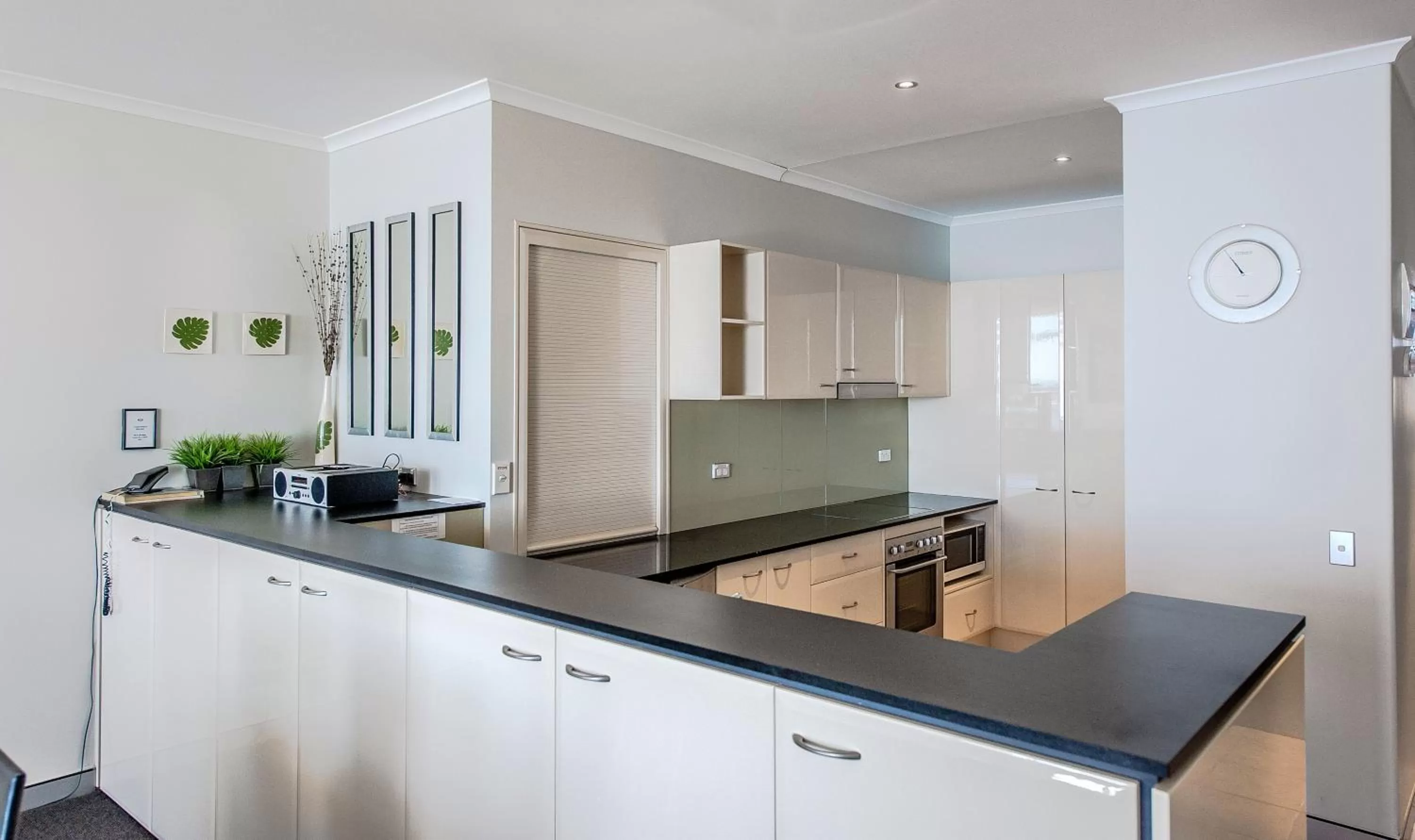 Kitchen or kitchenette, Kitchen/Kitchenette in Sandcastle Apartments