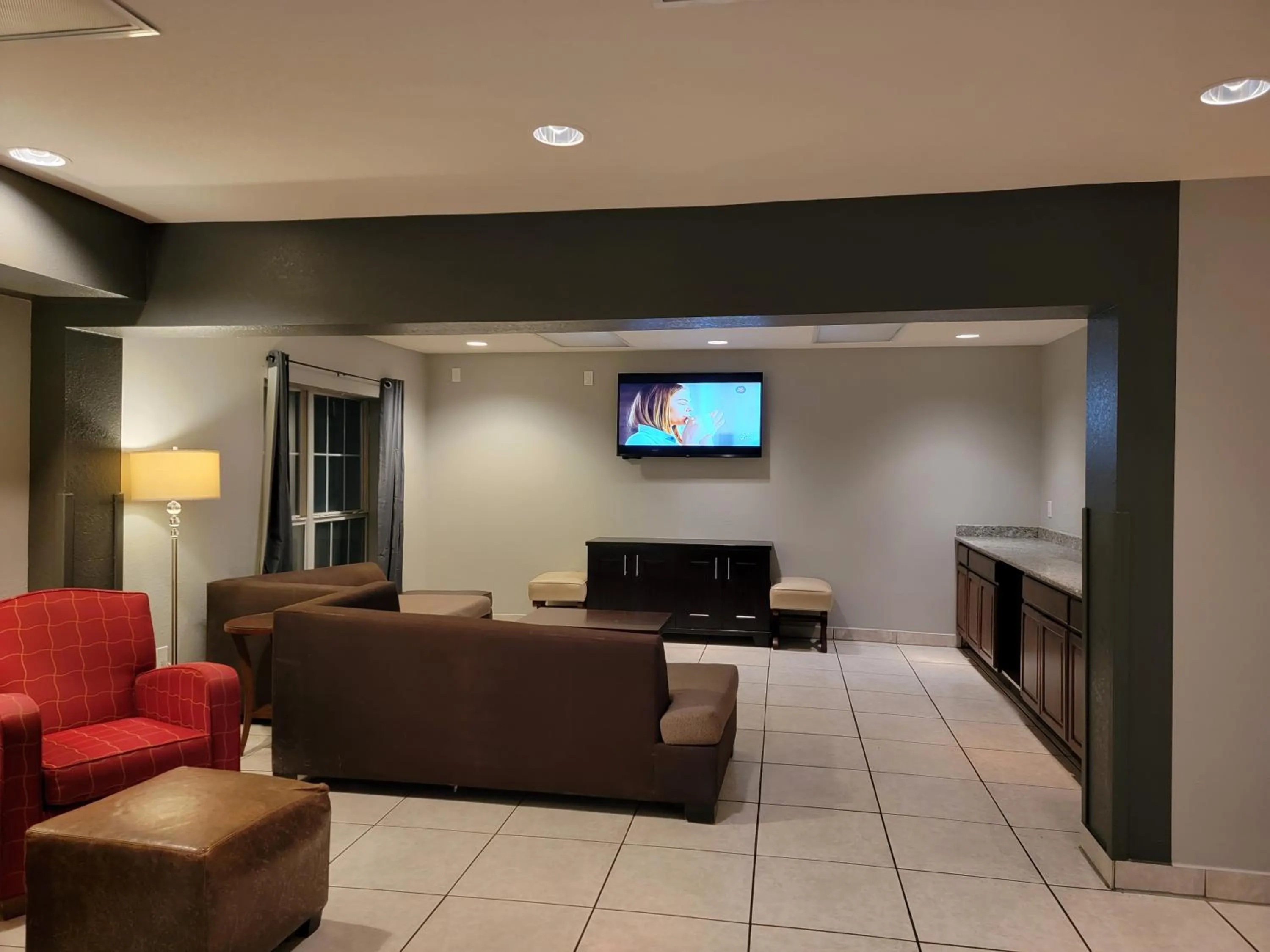 Lounge or bar in Extend-a-Suites - Extended Stay, I-40 Amarillo West