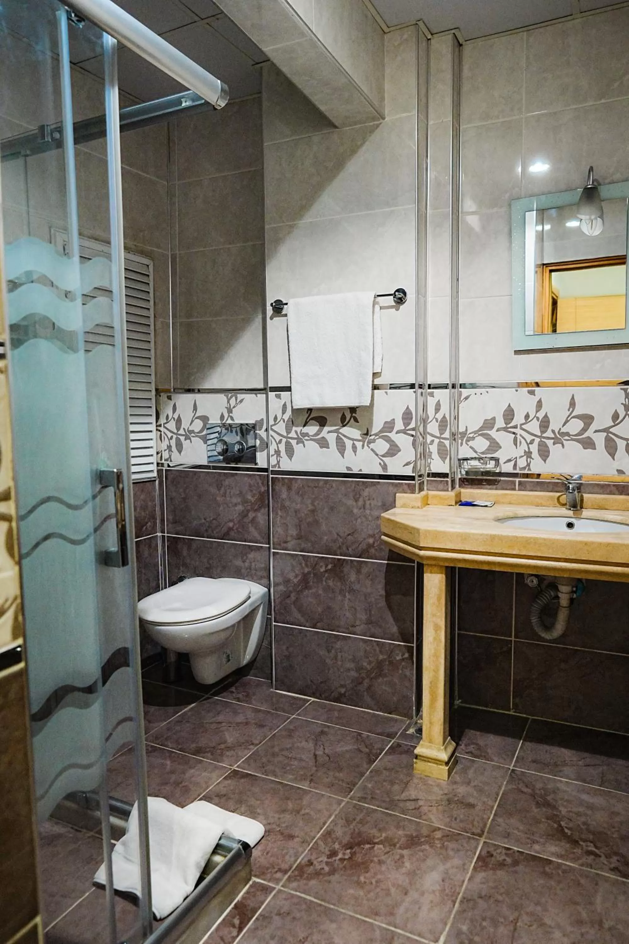 Bathroom in Reyyan Hotel