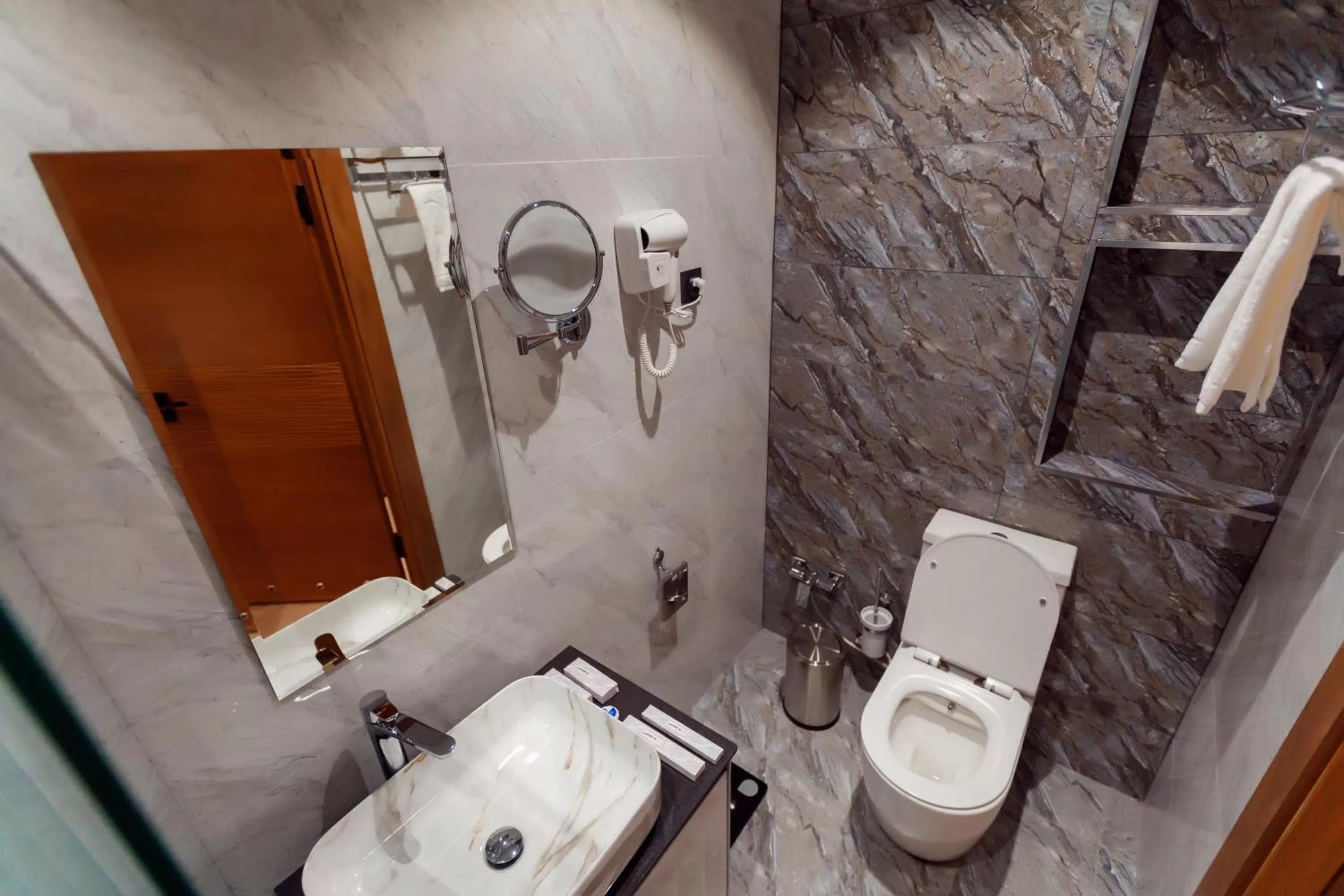 Shower in Hotel Marwa Tashkent Pool&Spa