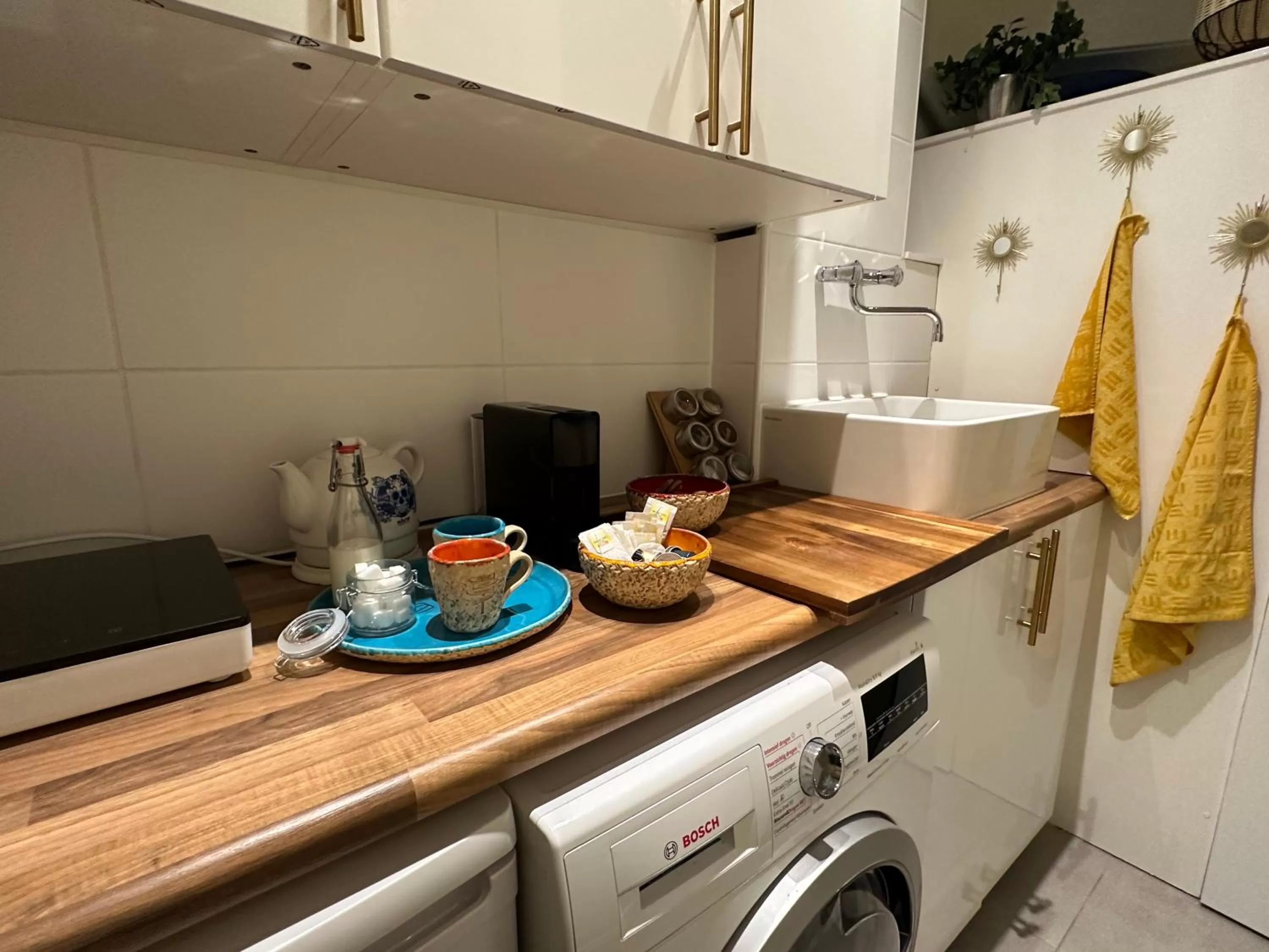 Kitchen or kitchenette, Kitchen/Kitchenette in Heaven in East B&B