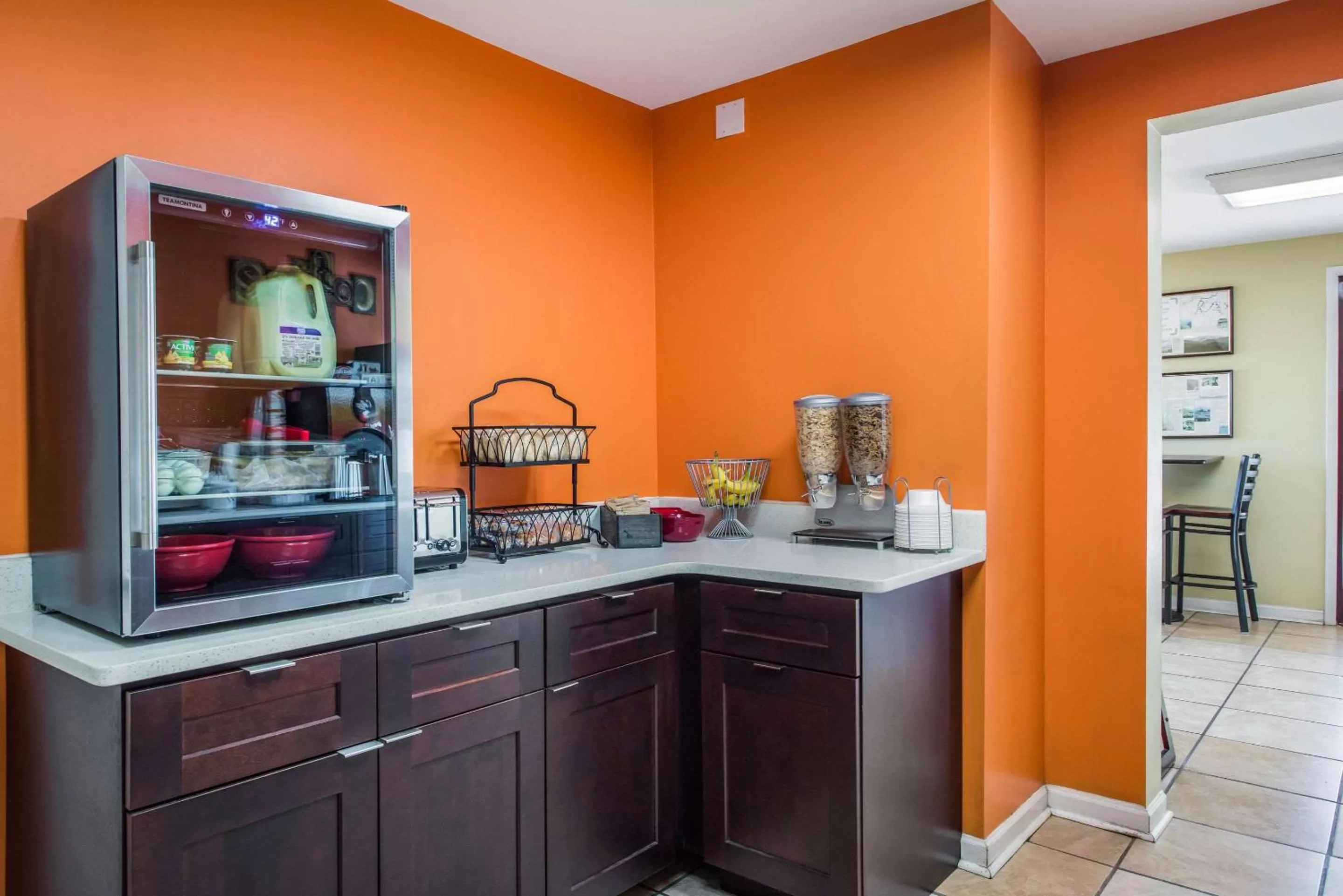 Restaurant/places to eat in Econo Lodge Waynesville