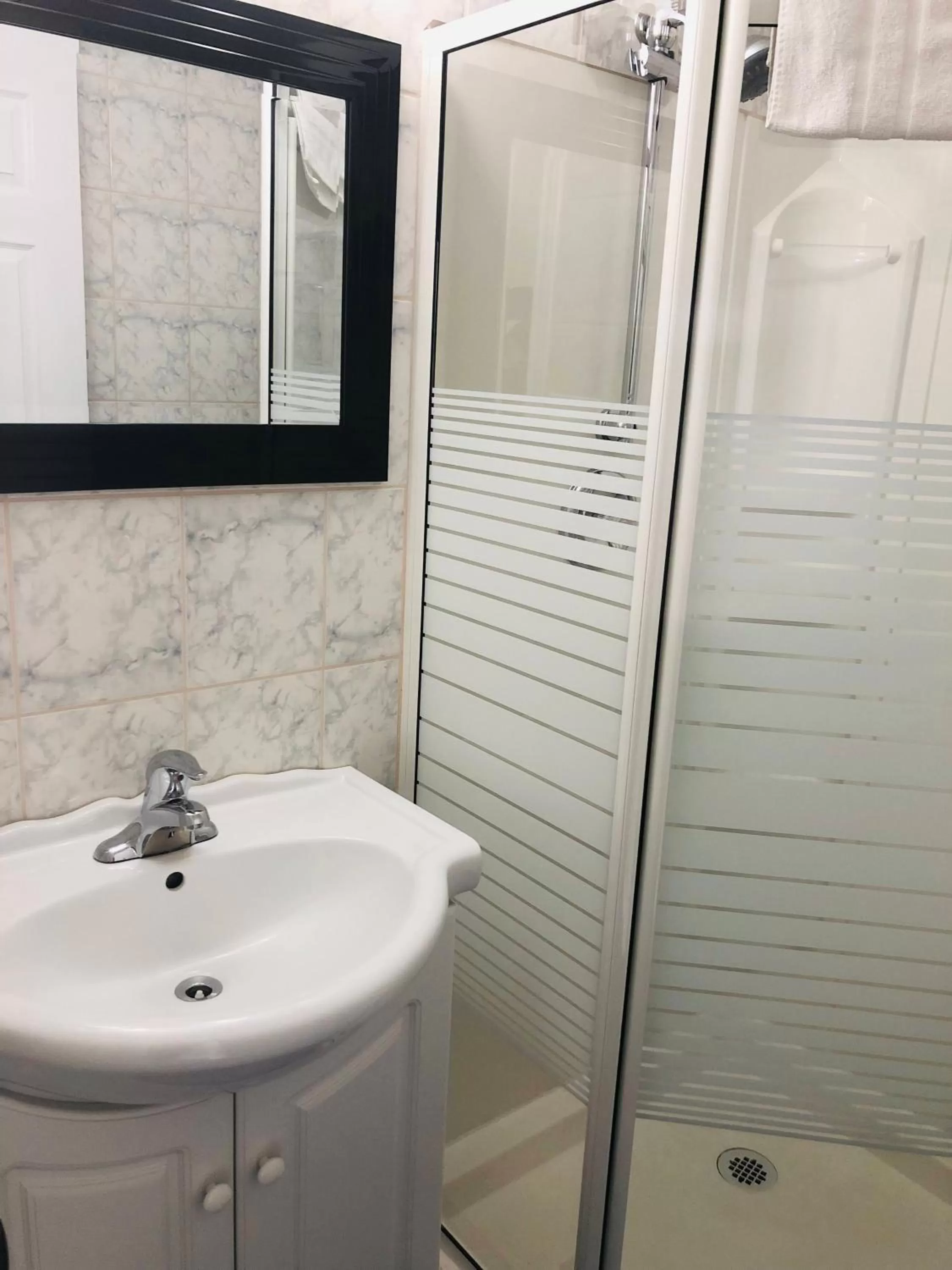 Perth Plaza Inn & Suites