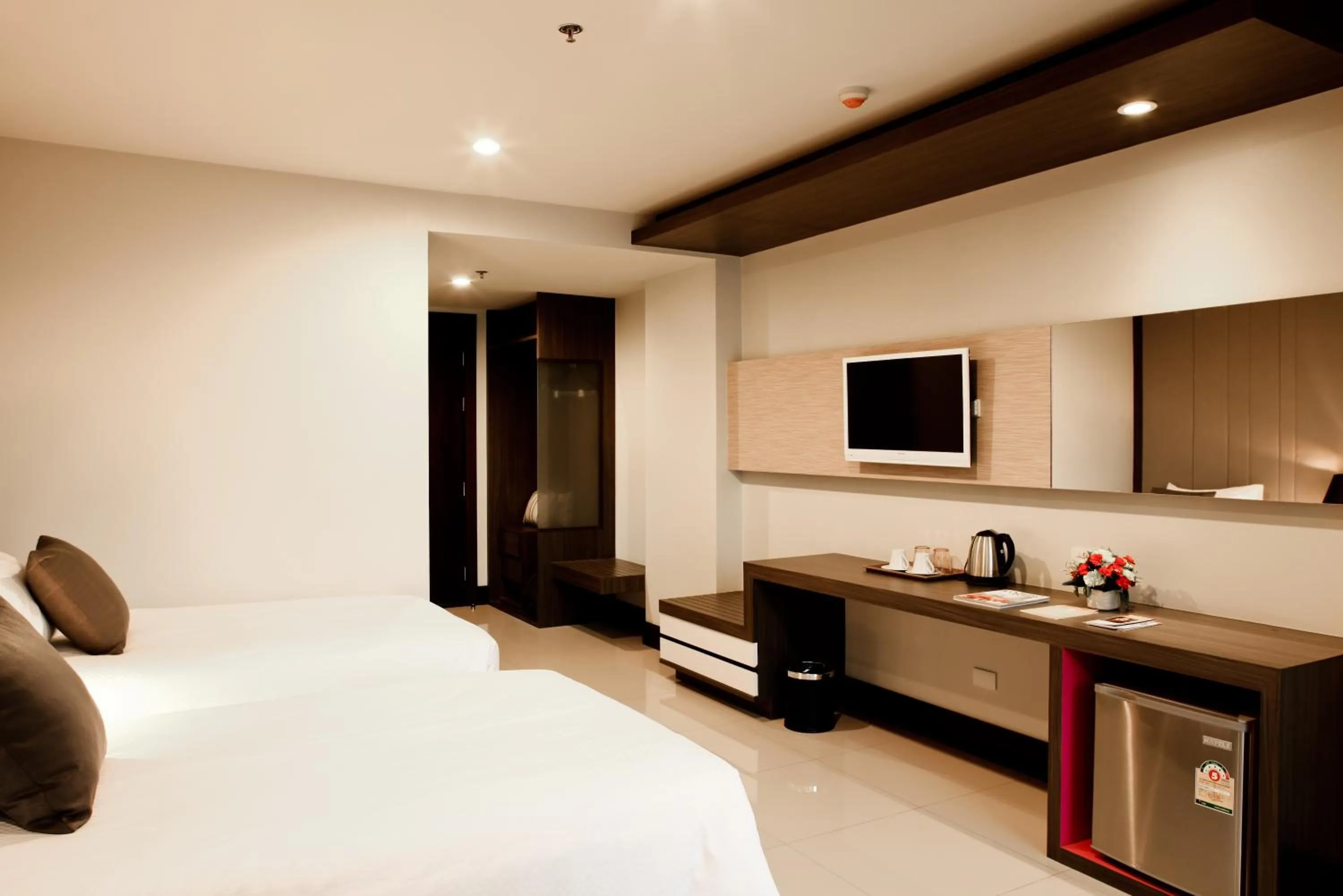 Bedroom, Bed in Crystal Suites Suvarnbhumi Airport
