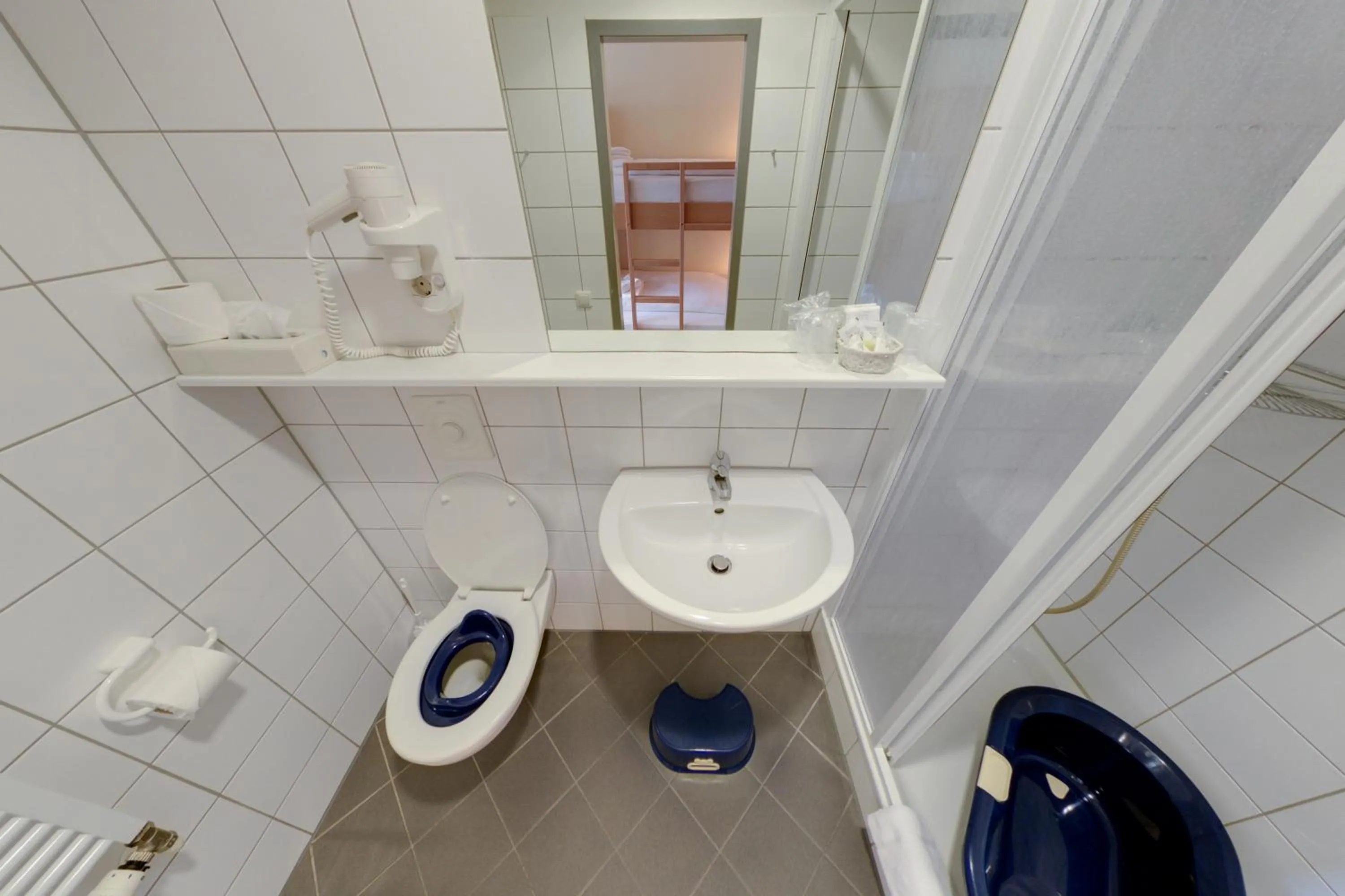 Bathroom in Familienhotel Citylight