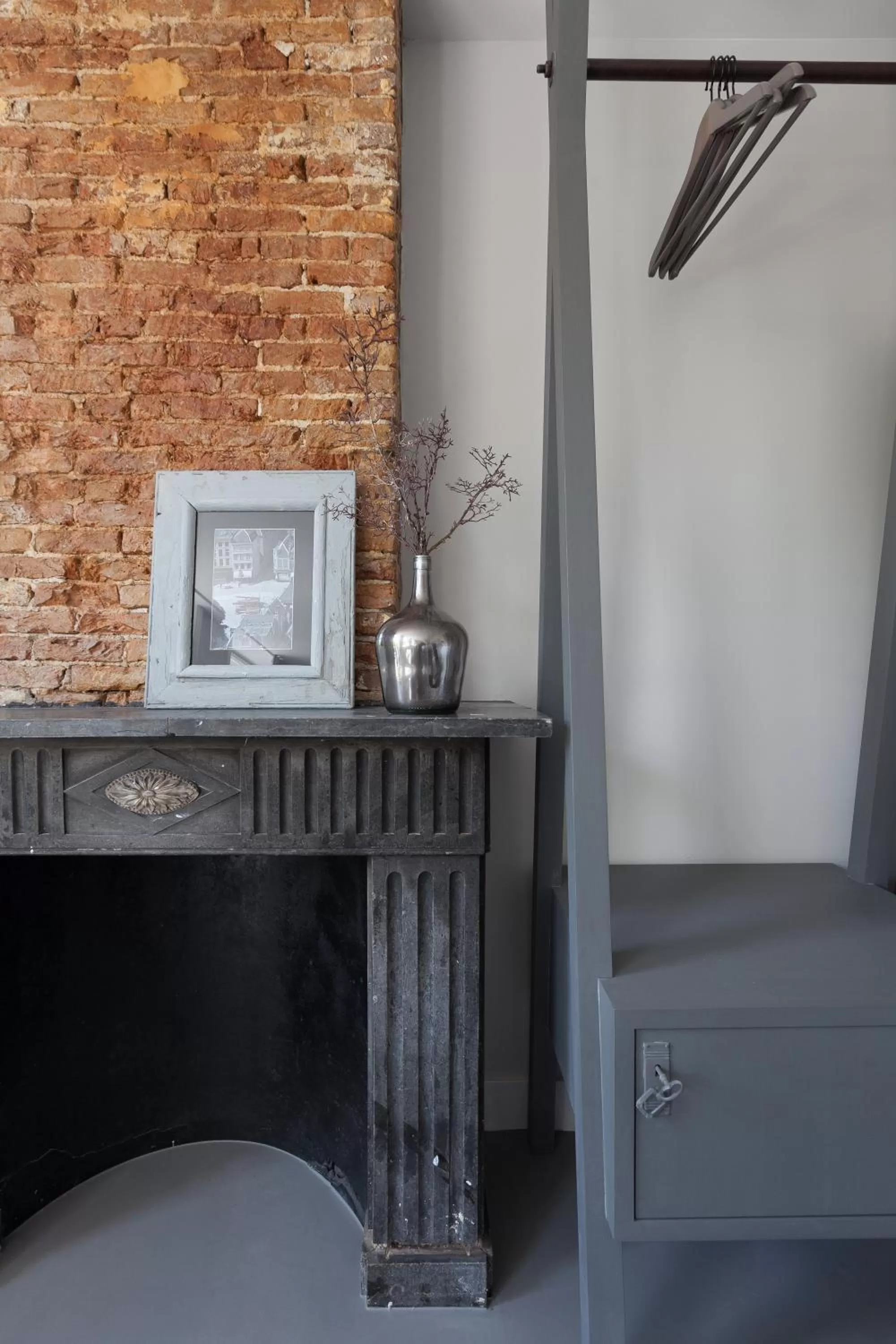 Decorative detail in Mother Goose Hotel