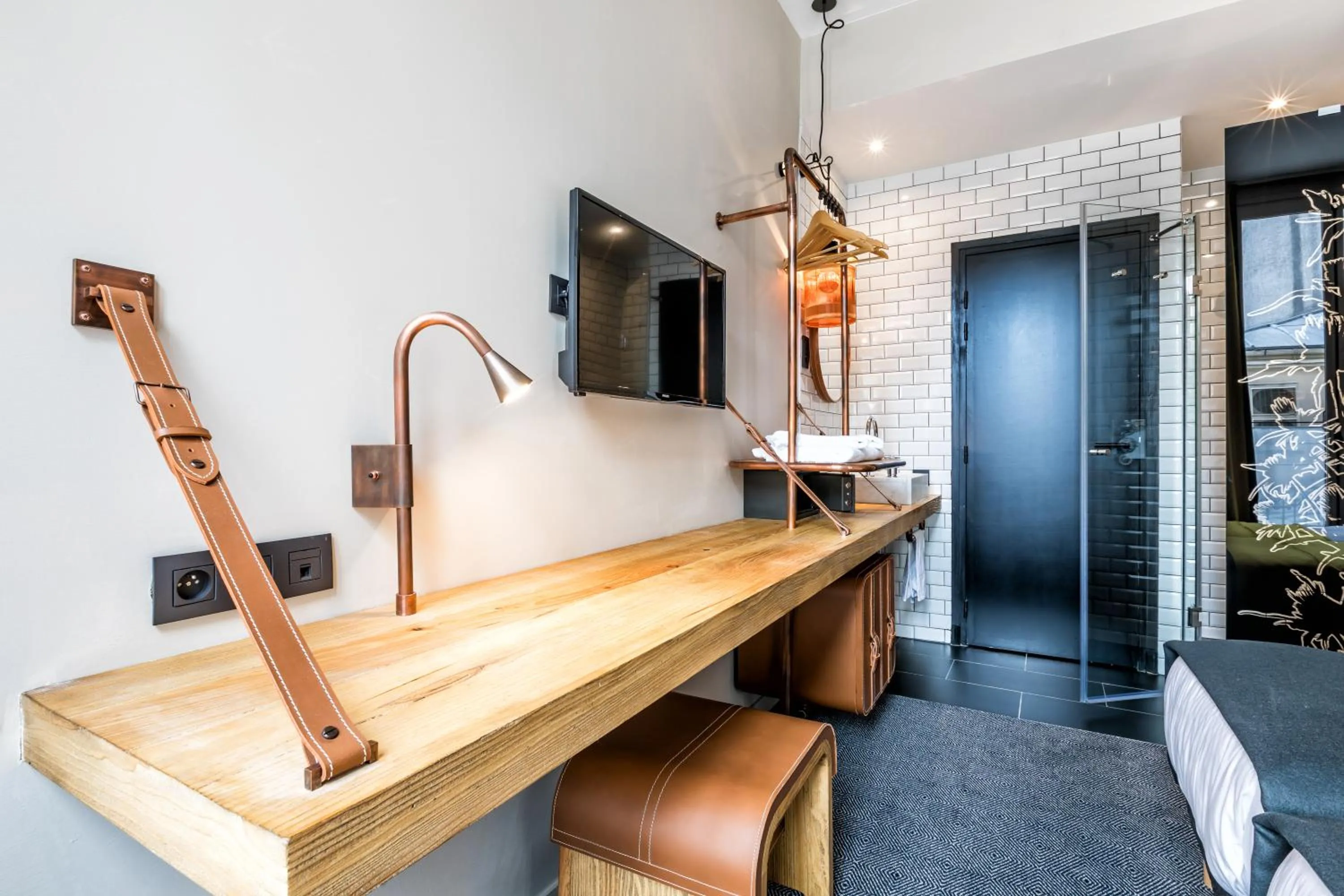 Shower in Hotel Restaurant Au Boeuf Couronné