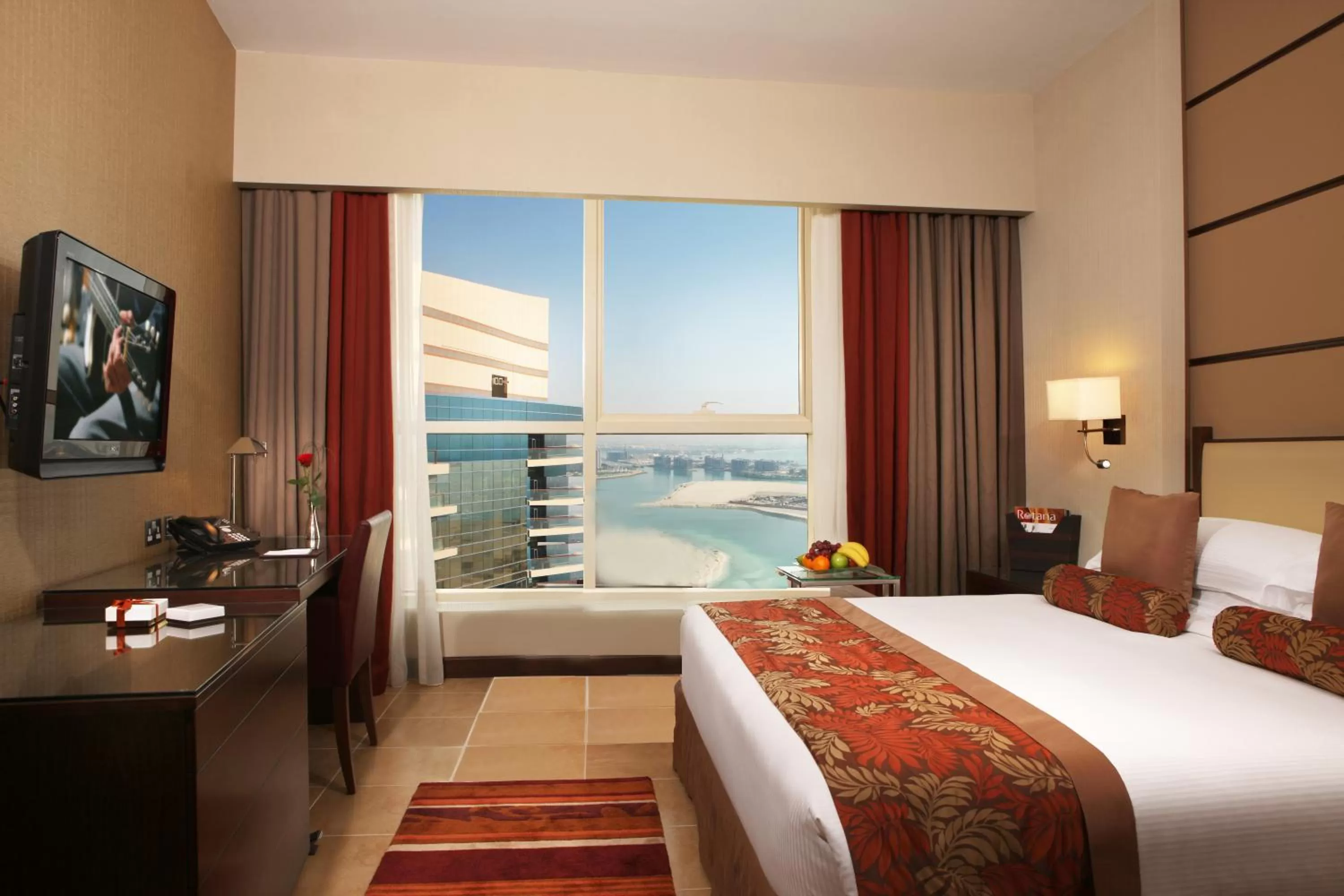 Photo of the whole room, Bed in Khalidiya Palace Rayhaan by Rotana, Abu Dhabi
