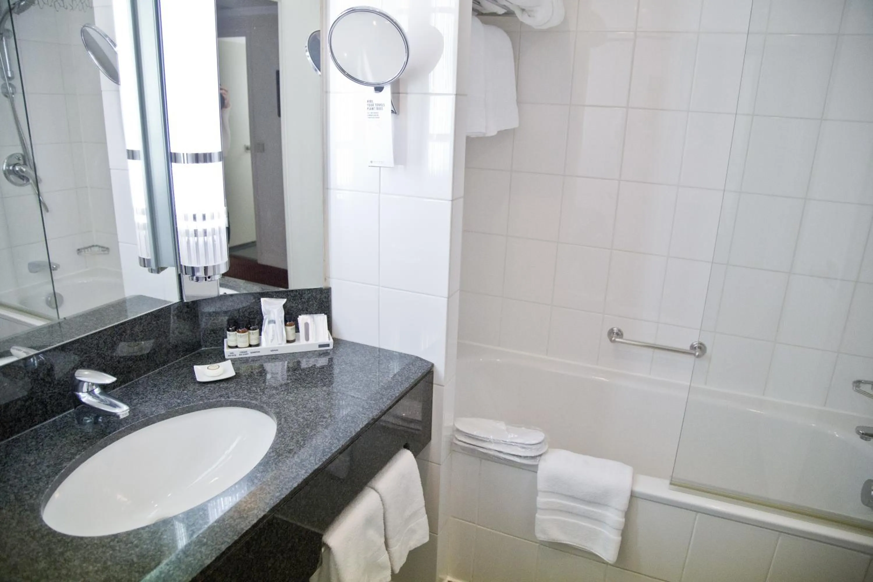 Bathroom in Pullman Bucharest World Trade Center