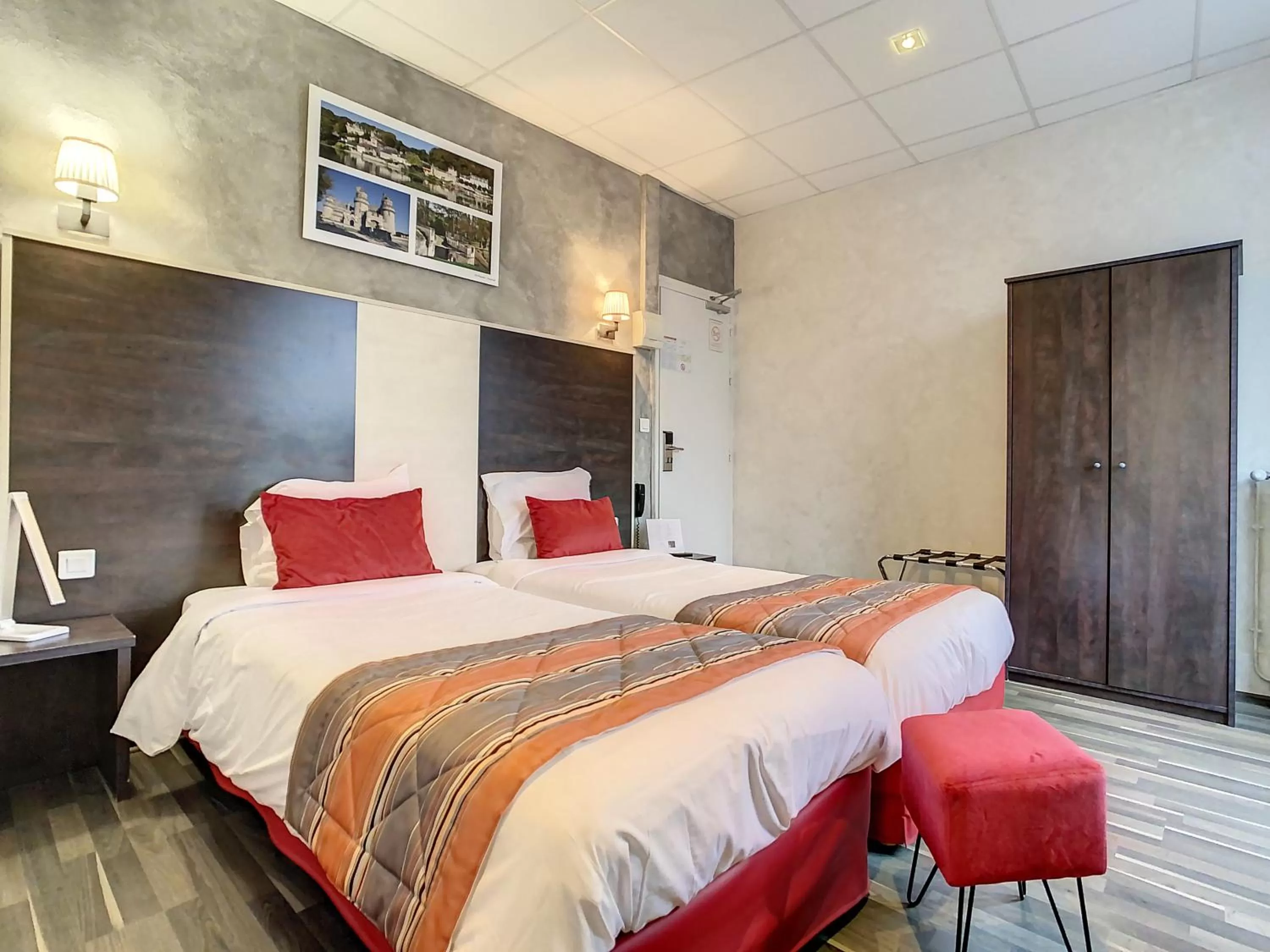 Bedroom, Bed in Logis Hotel Beaudon