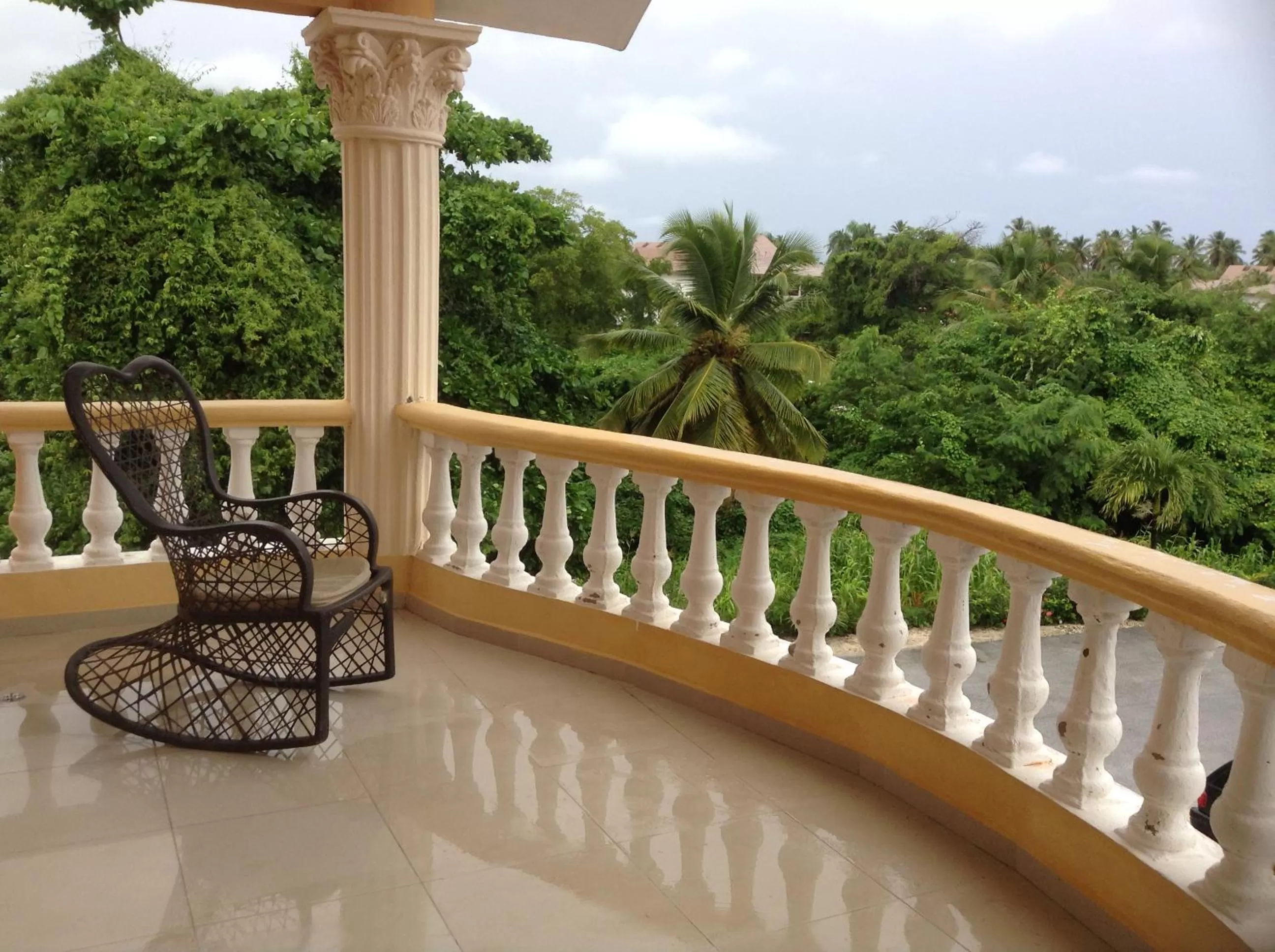 Balcony/Terrace in White Sands shared apartments