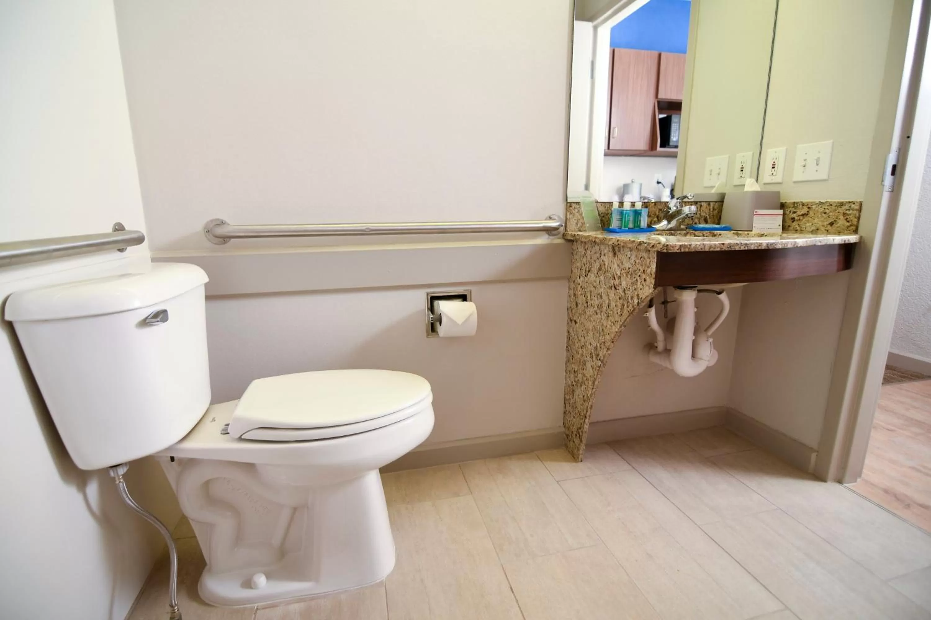 Bathroom in Holiday Inn Express Hotel & Suites Port Clinton-Catawba Island by IHG