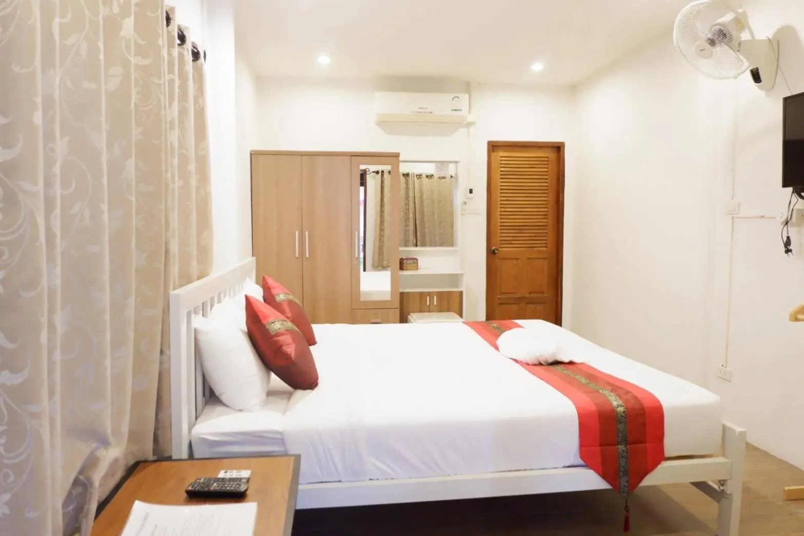 Bed in Home Inn Pai Garden