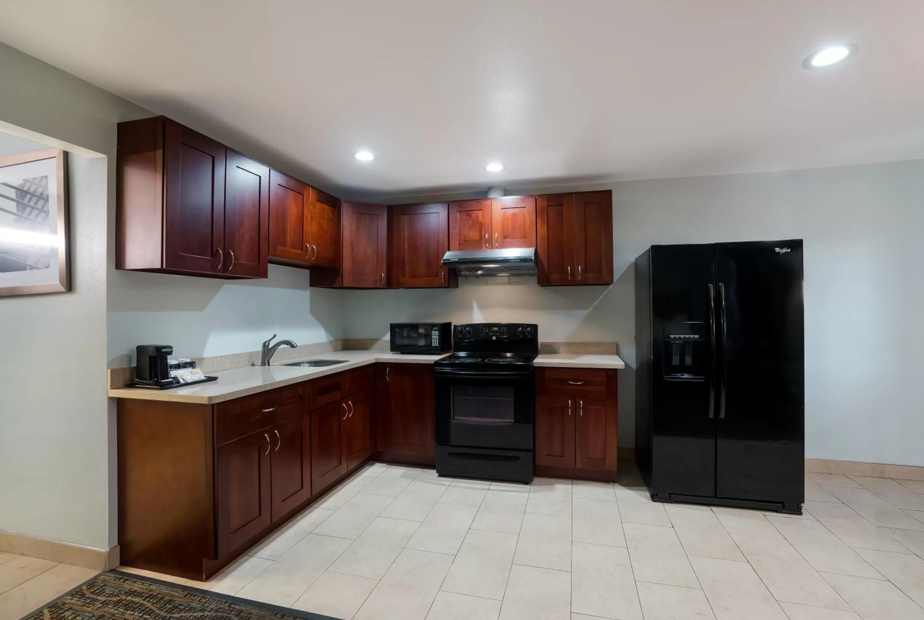 Kitchen or kitchenette in Quality Inn Fairfield Napa Valley Area
