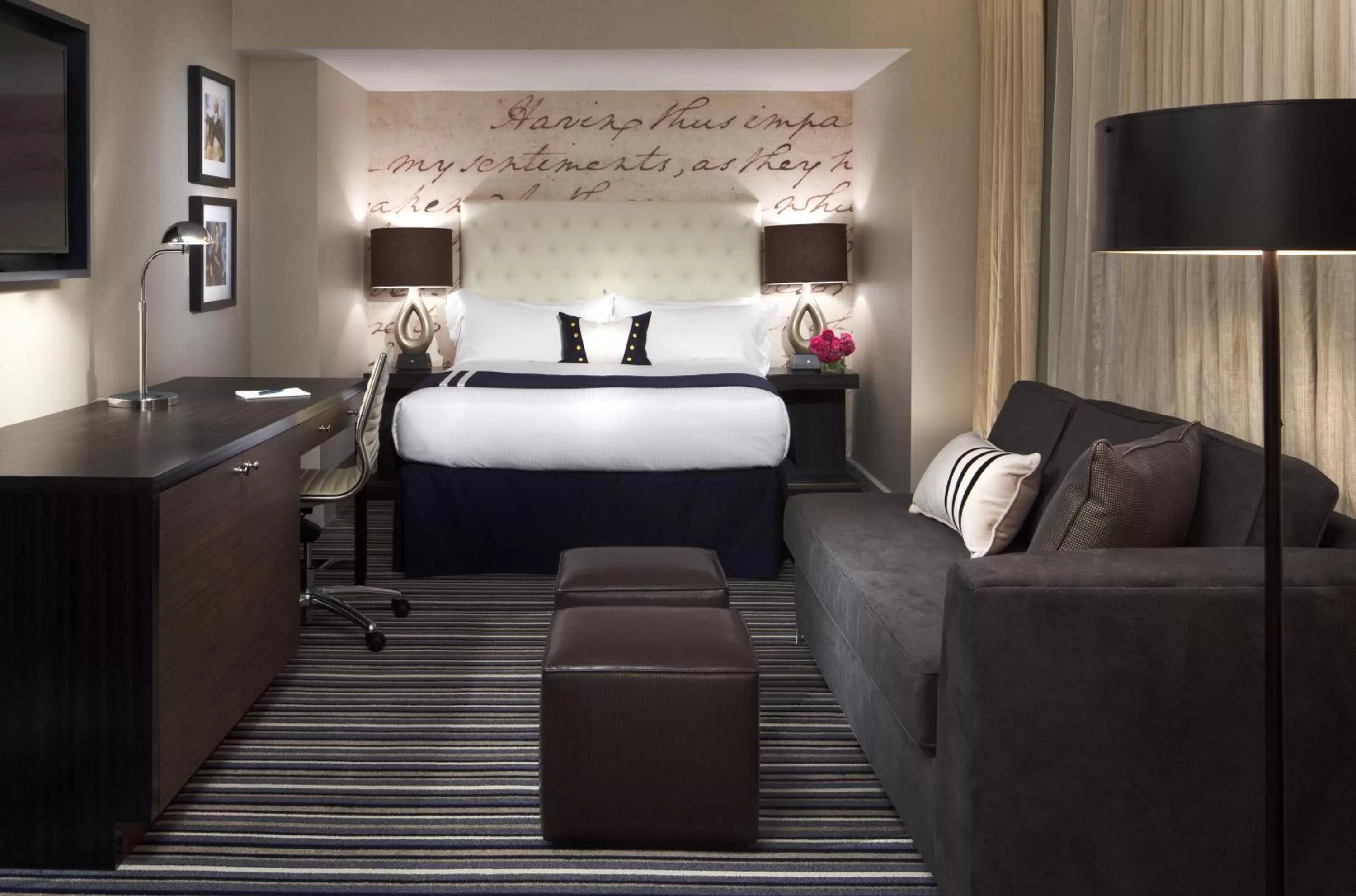 Photo of the whole room, Bed in Kimpton George Hotel by IHG