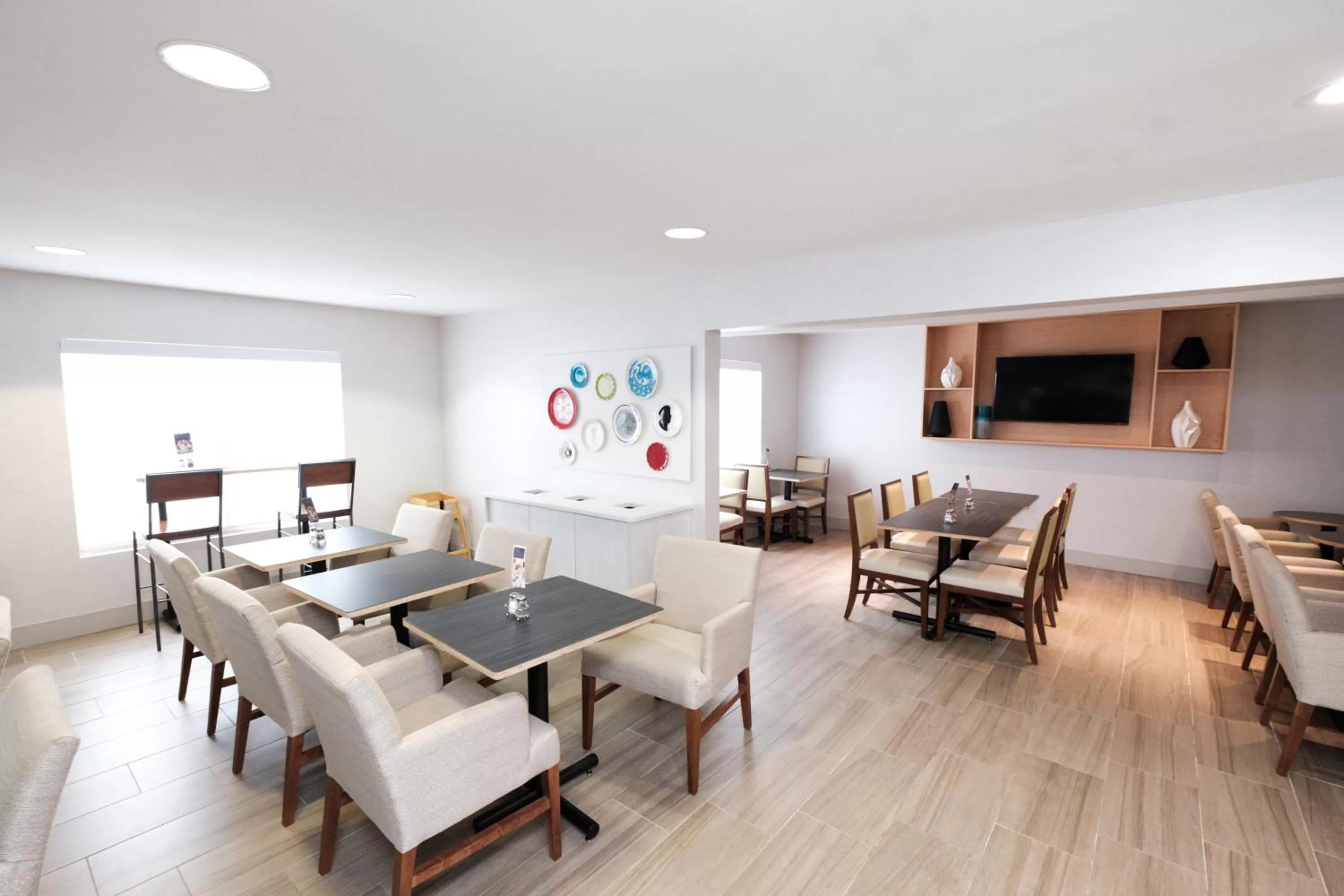 Breakfast in Holiday Inn Express Alpharetta - Roswell by IHG