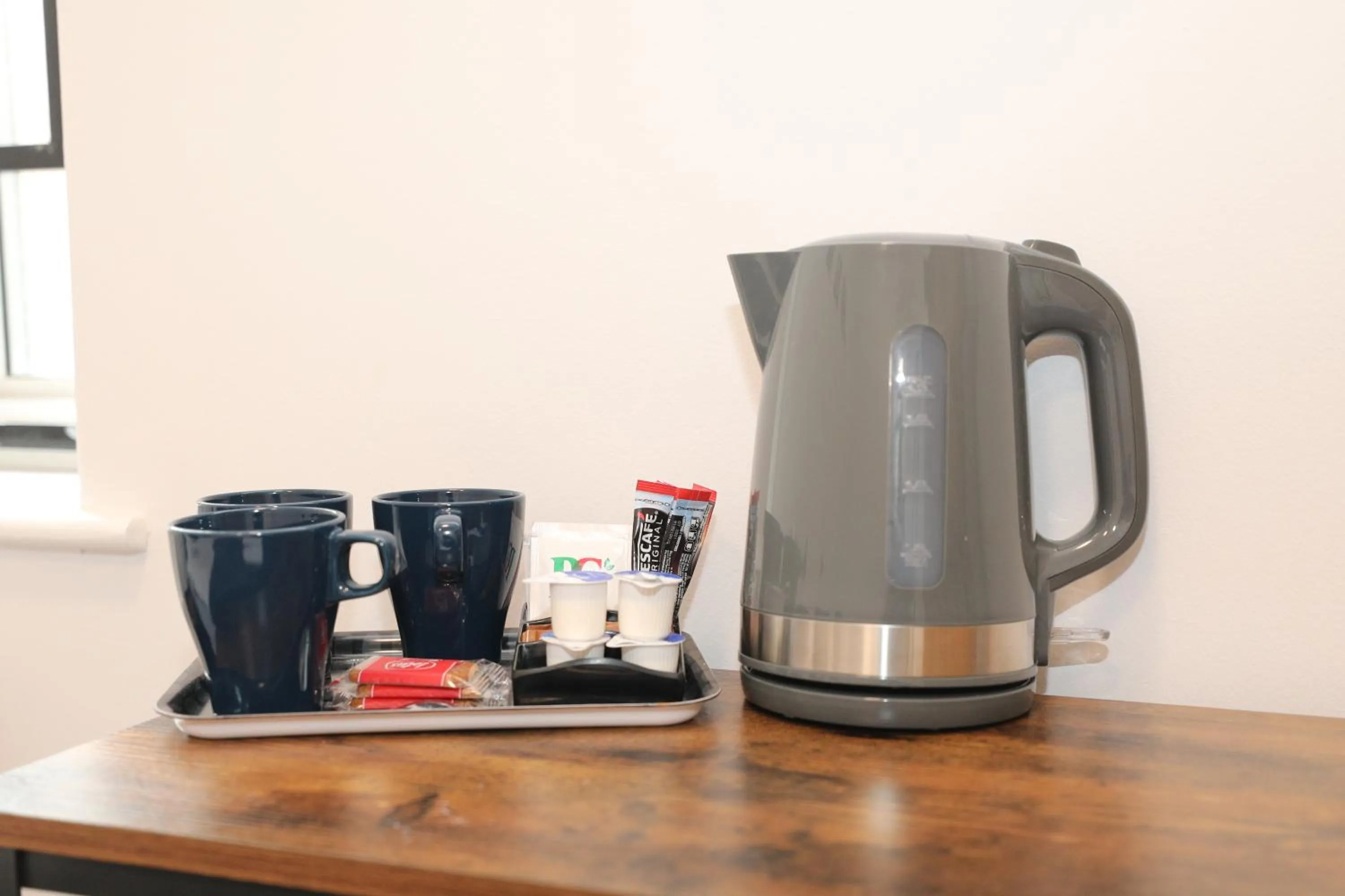 Coffee/tea facilities in Golders Park Hotel
