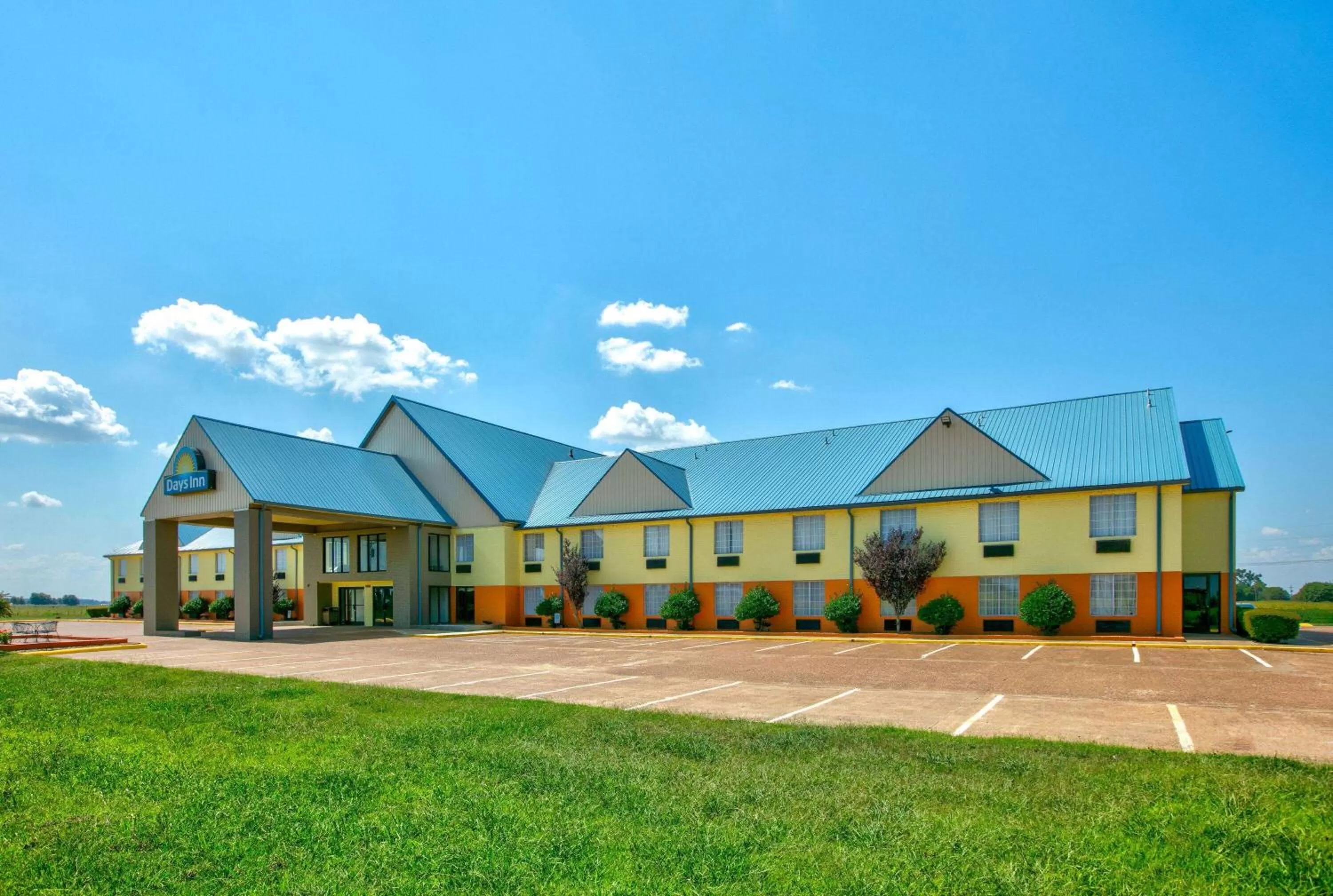 Property building in Days Inn by Wyndham Tunica Resorts