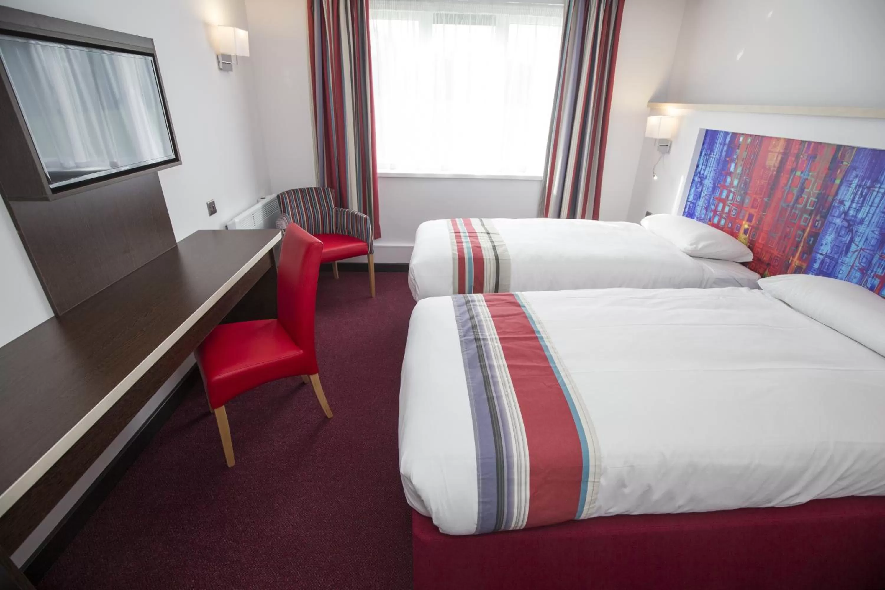 Bed in Ramada Milton Keynes
