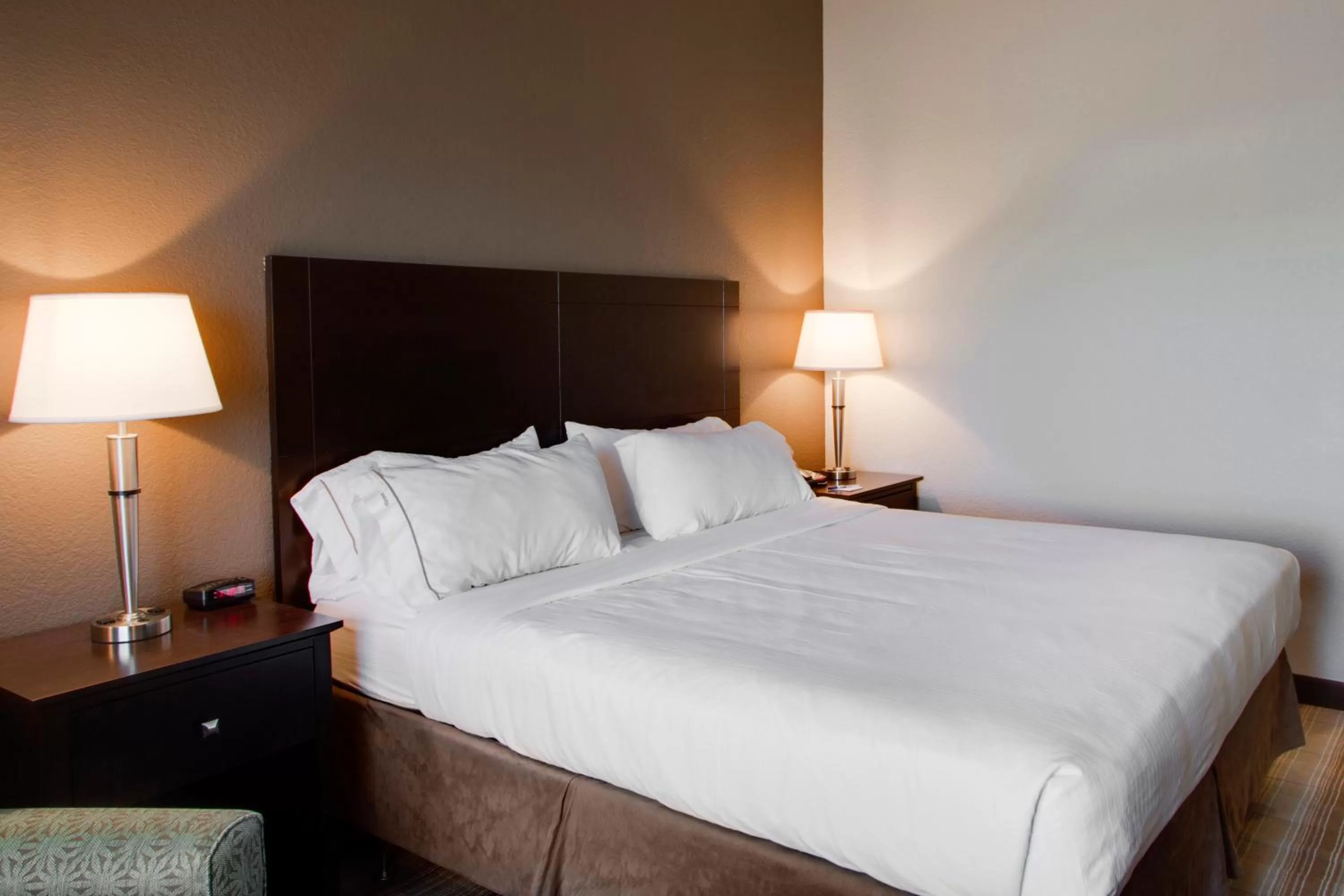 Bed in Holiday Inn Express & Suites Nevada by IHG