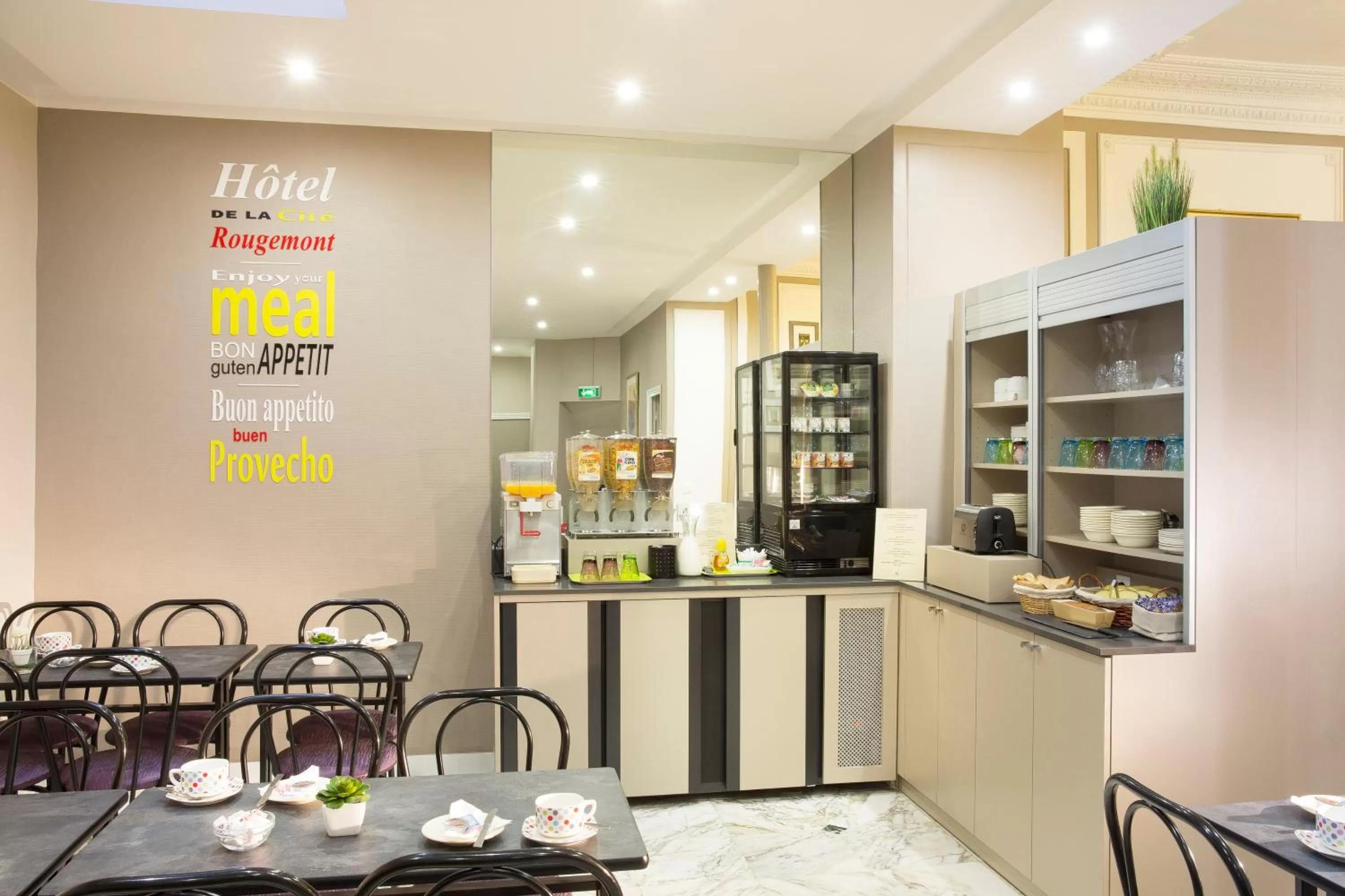 Area and facilities in Hotel De La Cite Rougemont