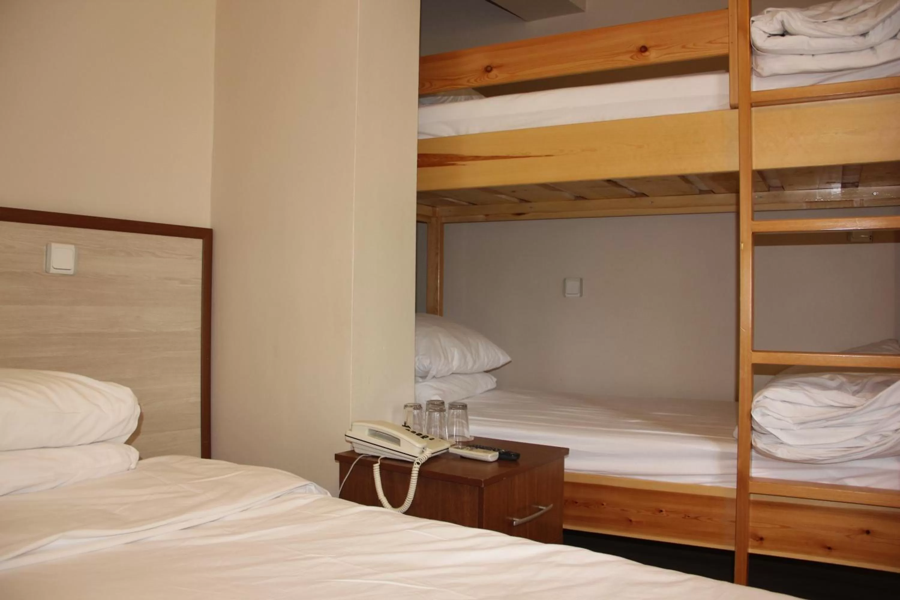 Photo of the whole room, Bed in Hotel Crowded House