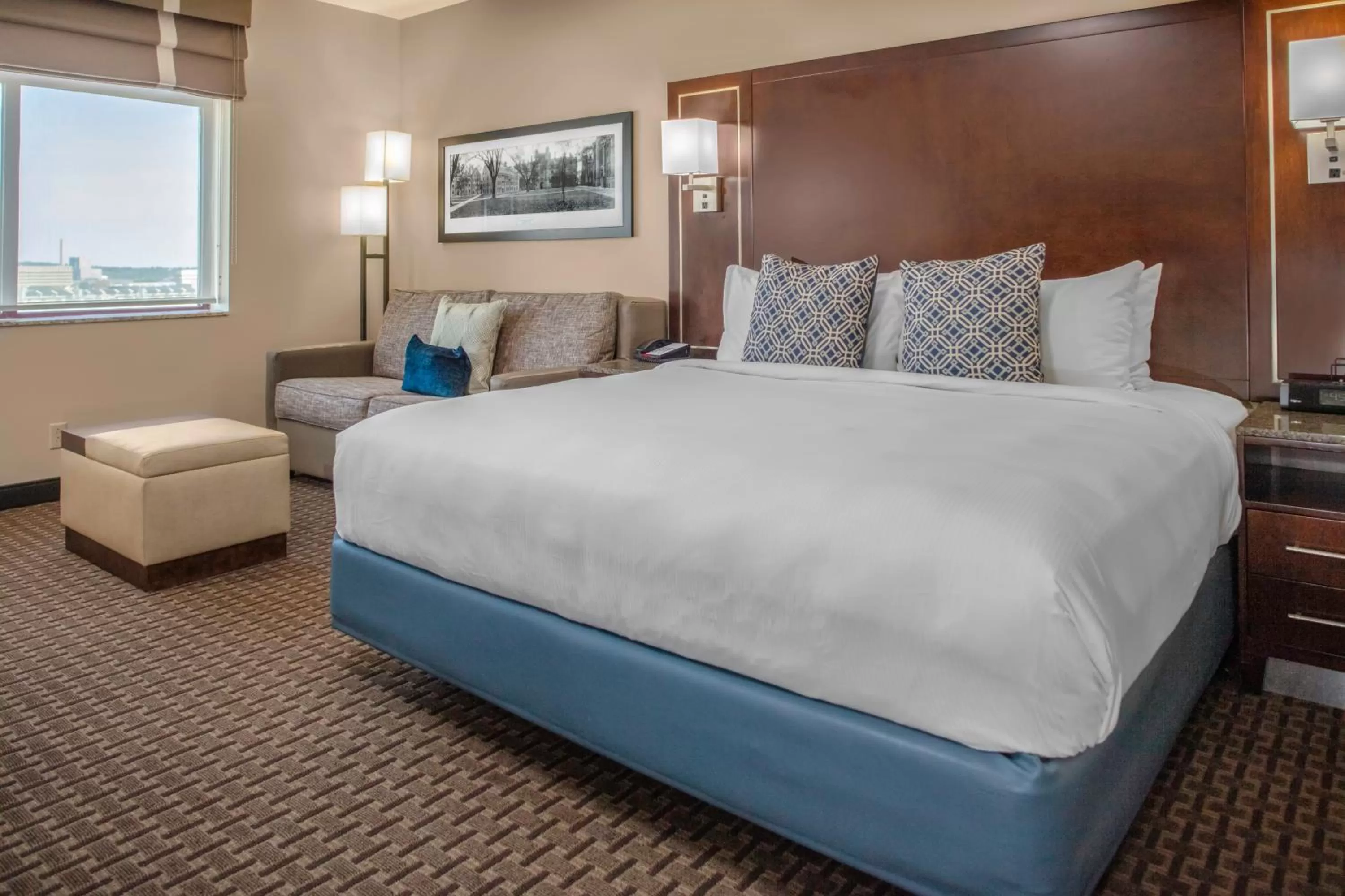 Bedroom in New Haven Hotel