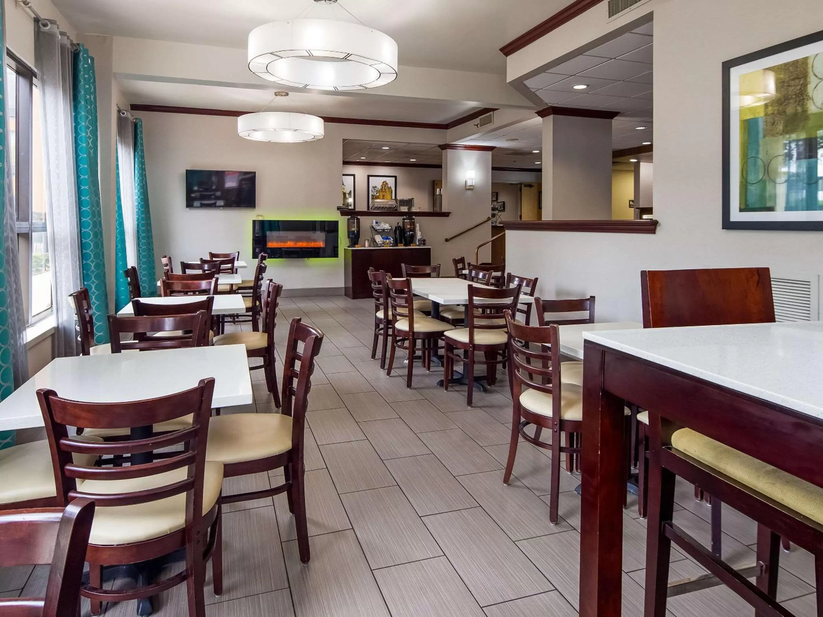 Restaurant/places to eat in Clarion Pointe near Medical Center