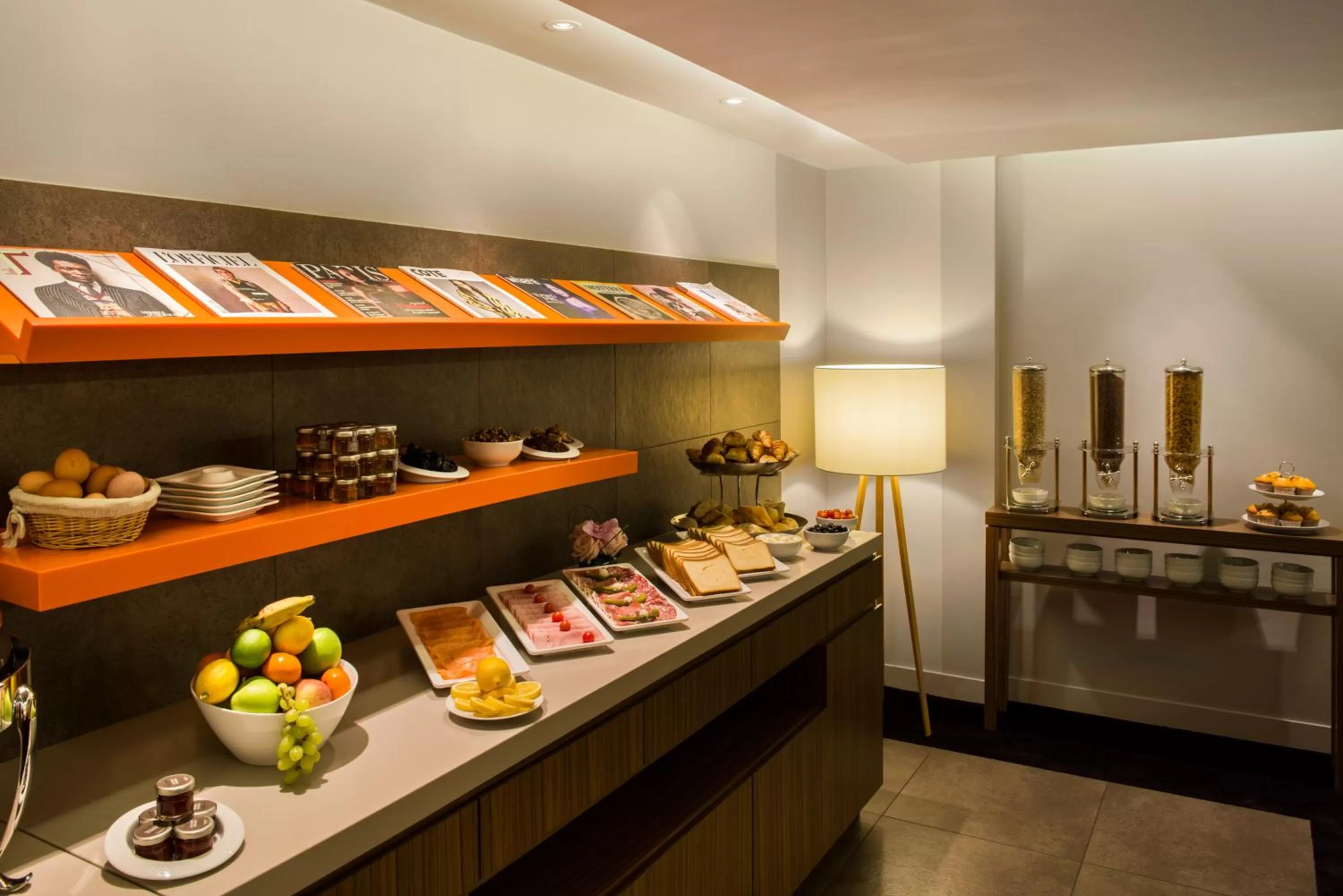 Food in Hôtel le Derby Alma by Inwood Hotels